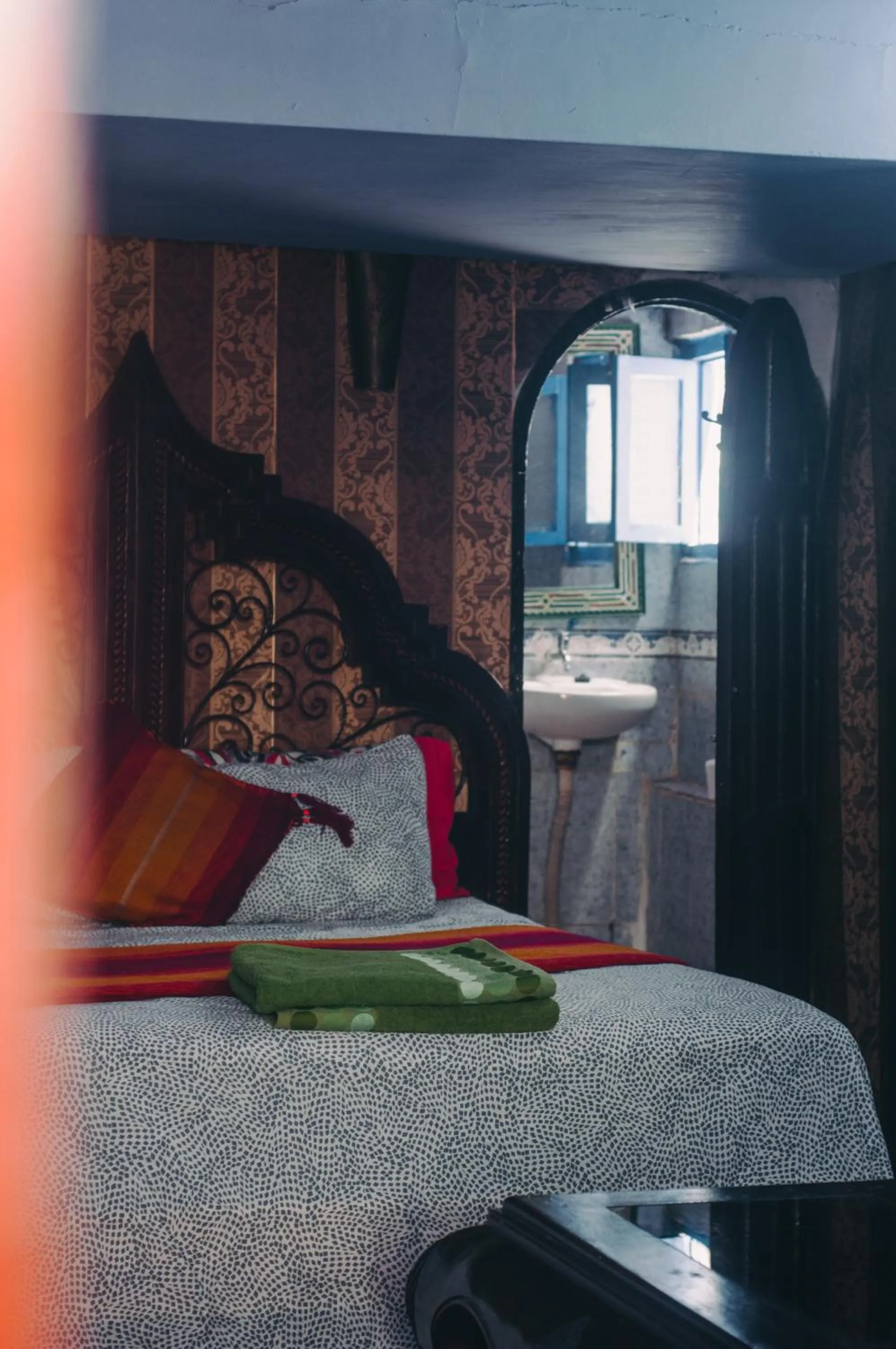 Bed in Hôtel Barcelona