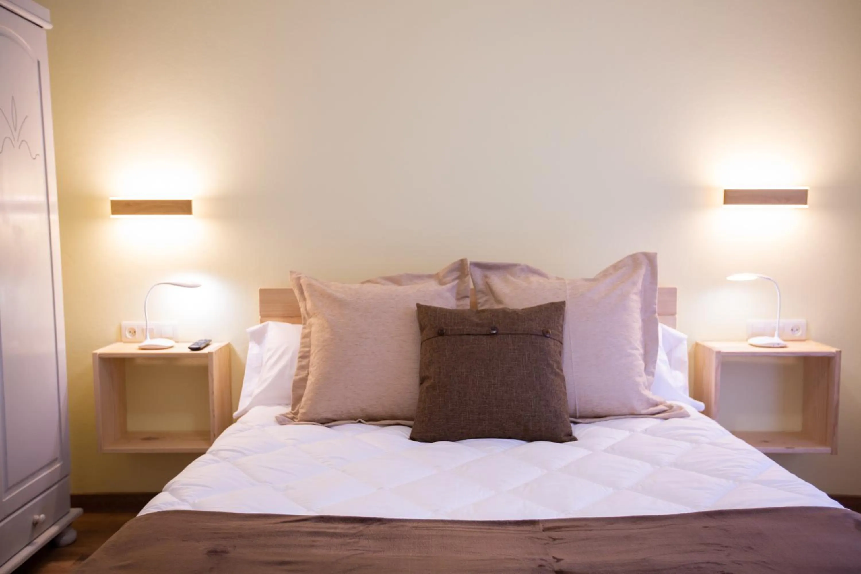 Photo of the whole room, Bed in La Casona de Cardes