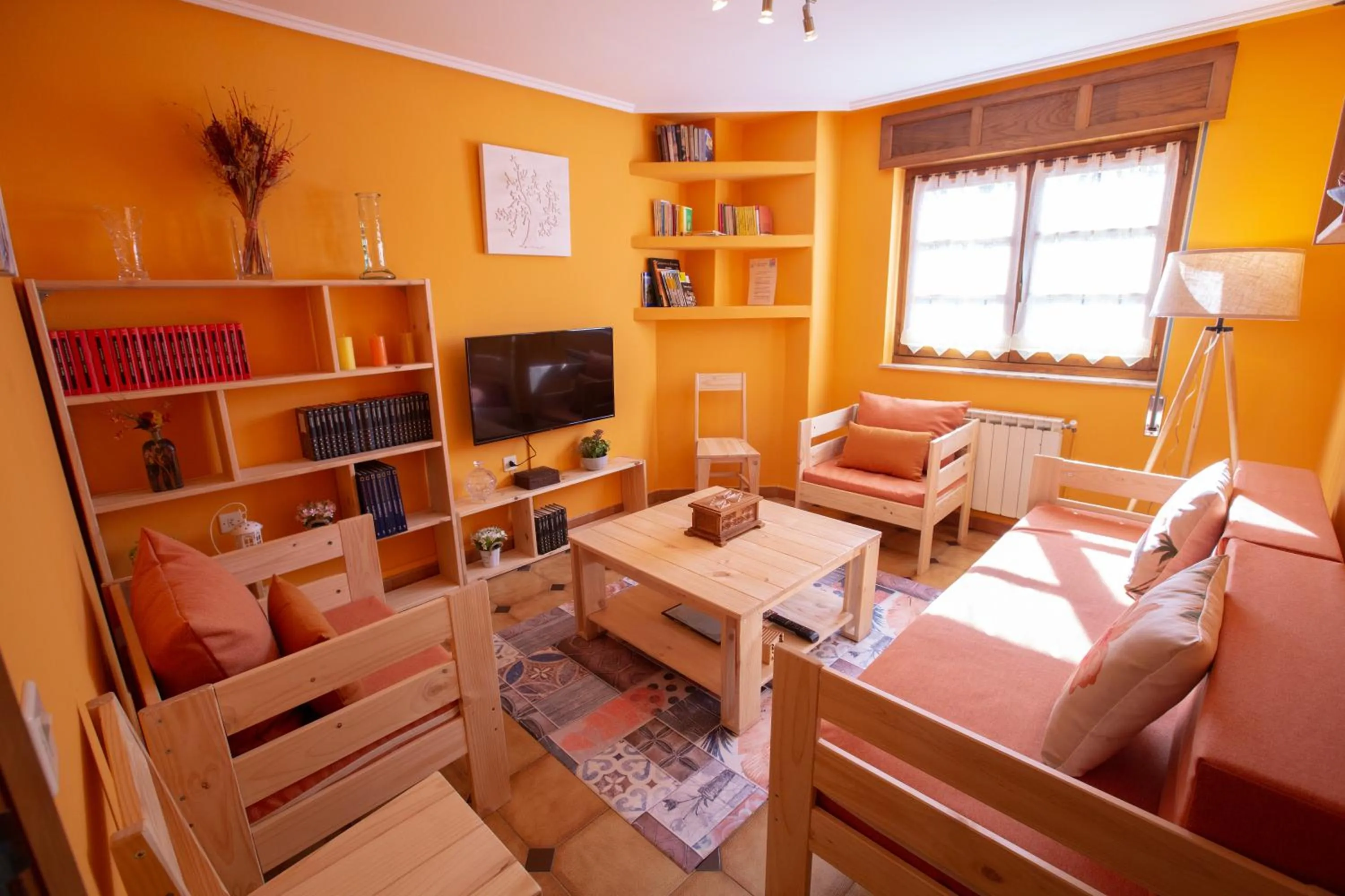 Communal lounge/ TV room in La Casona de Cardes