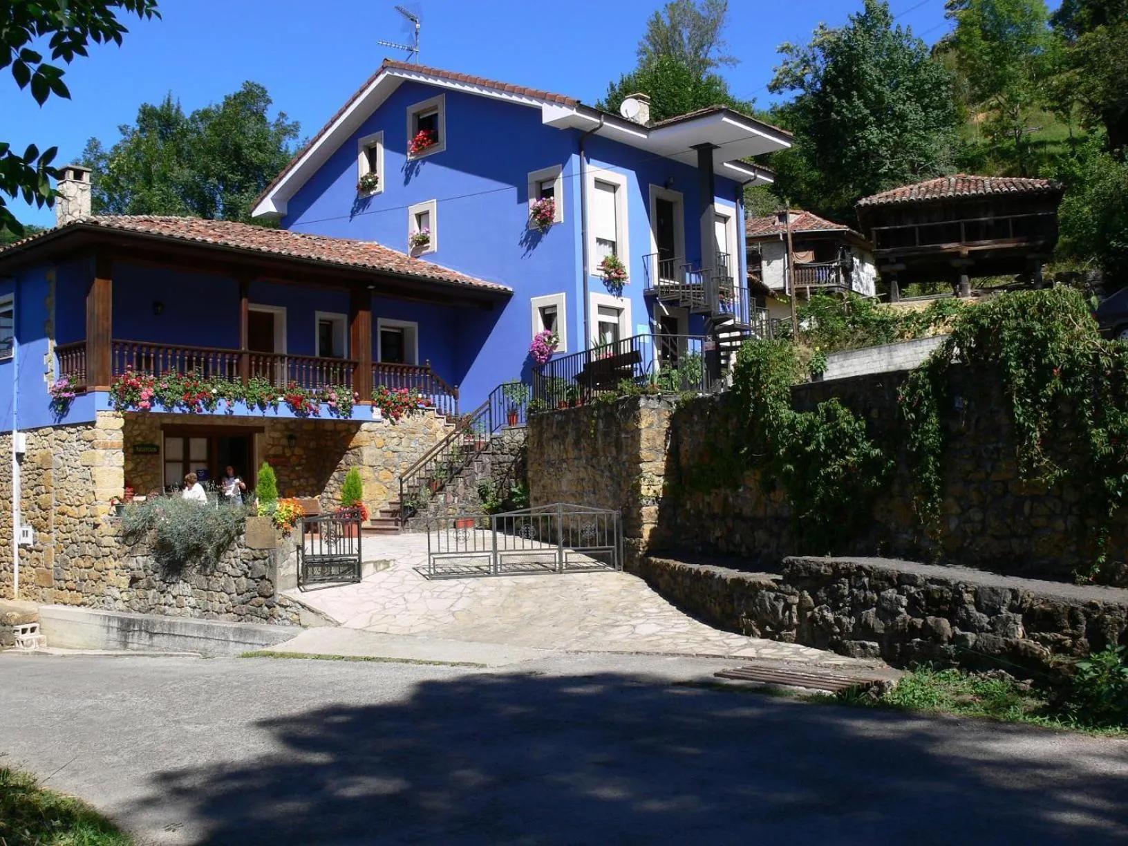 Property building in La Casona de Cardes