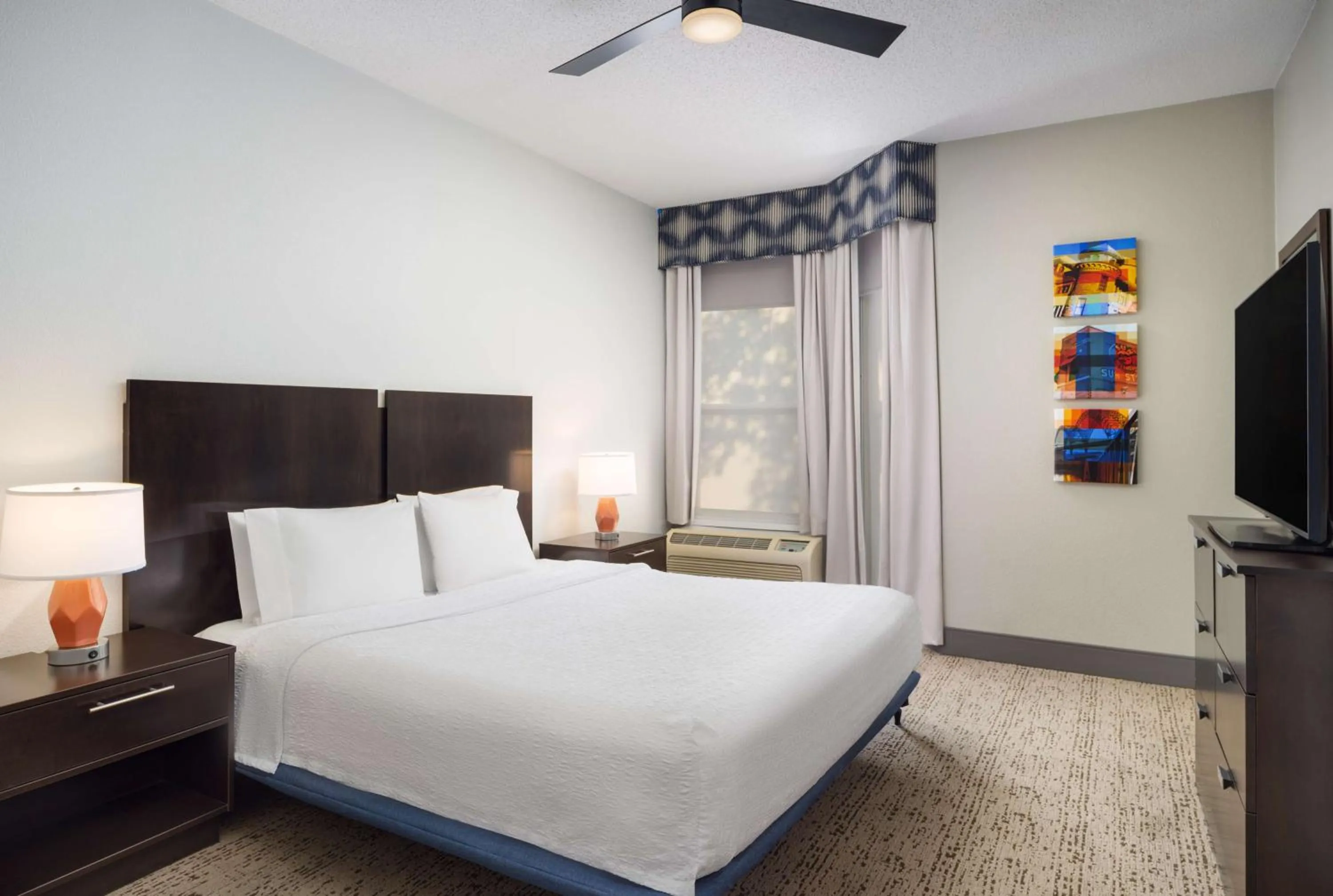 Bed in Hampton Inn & Suites Memphis East Germantown Area