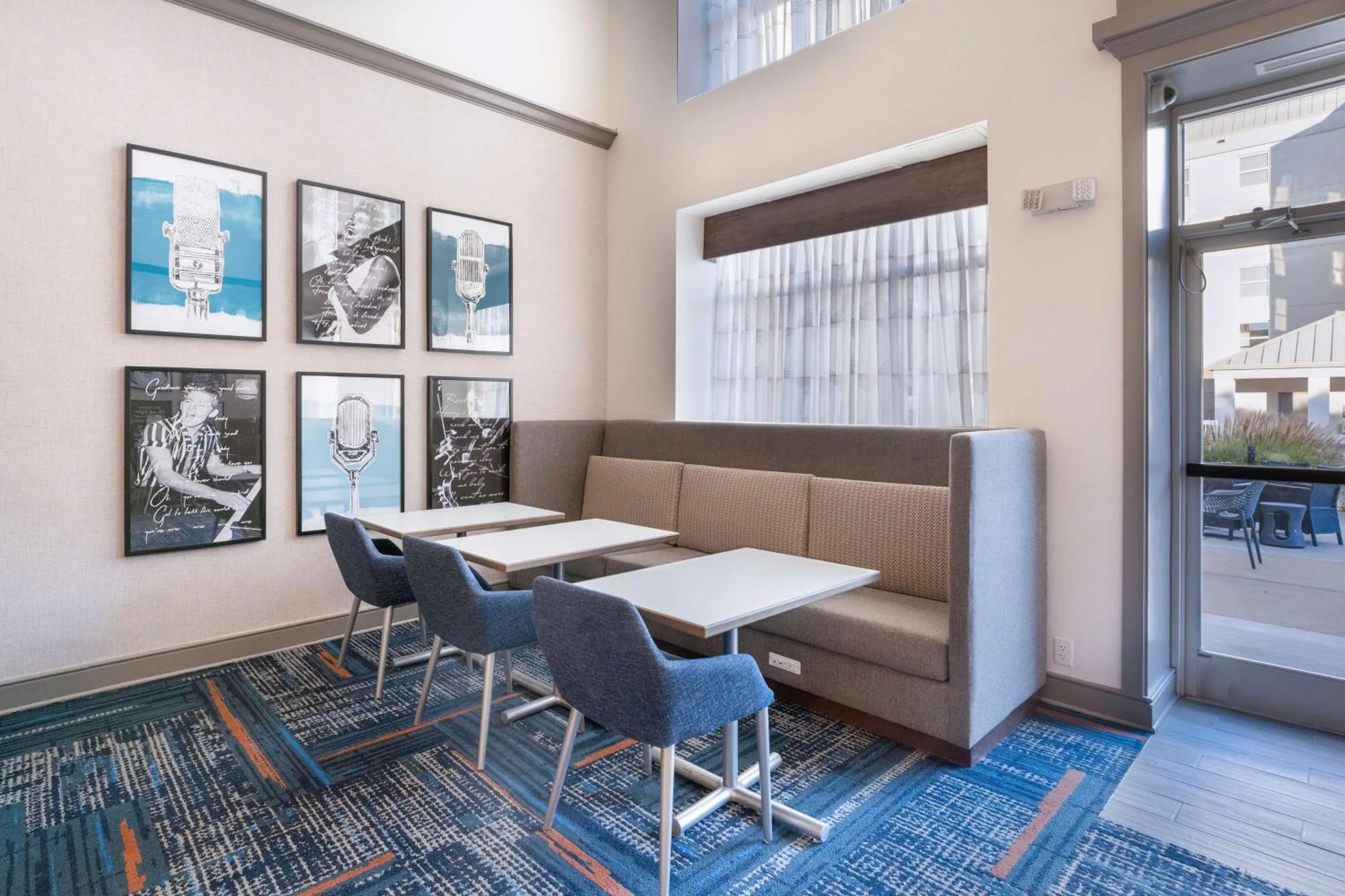 Breakfast in Hampton Inn & Suites Memphis East Germantown Area