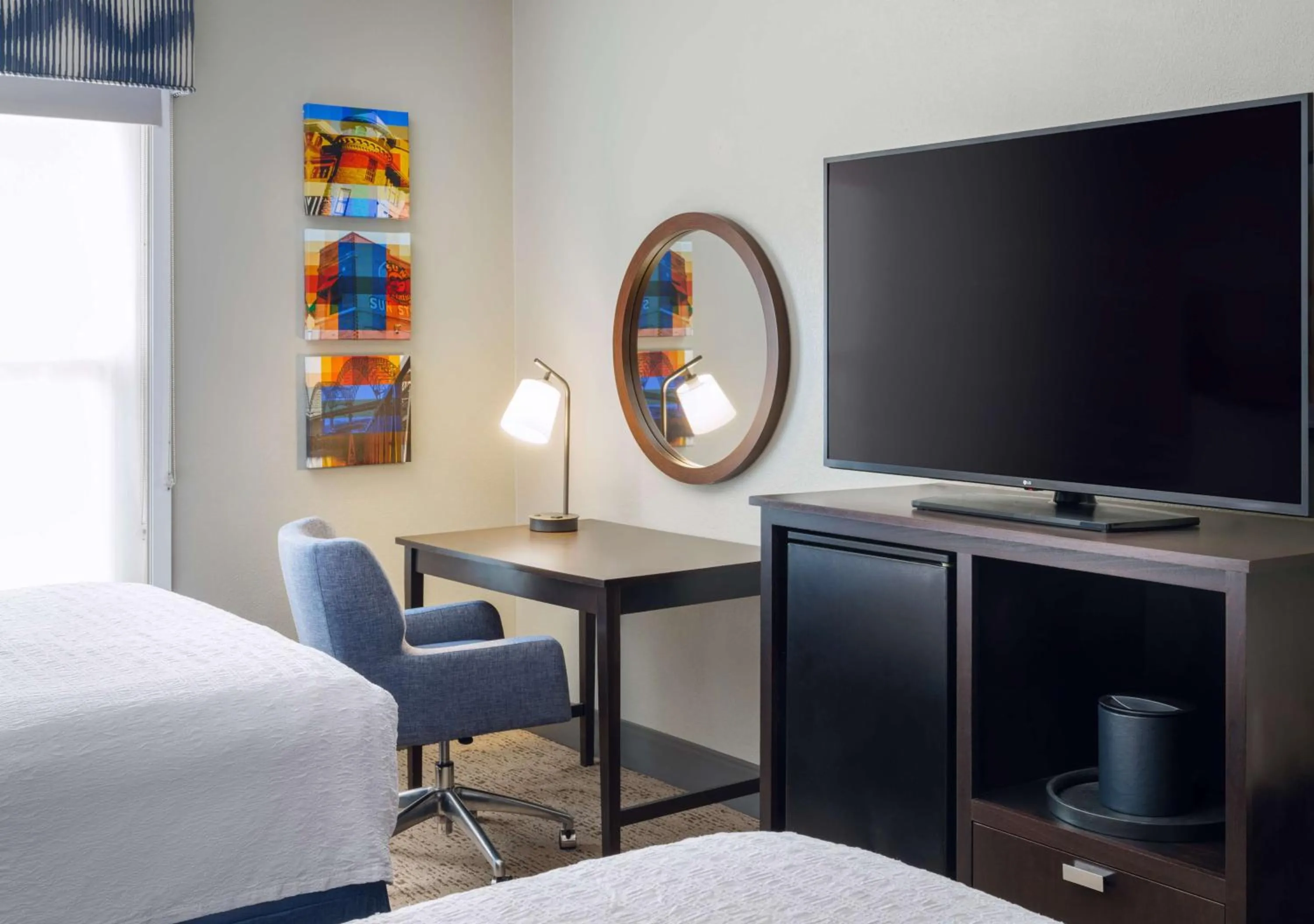 Bedroom, Bed in Hampton Inn & Suites Memphis East Germantown Area