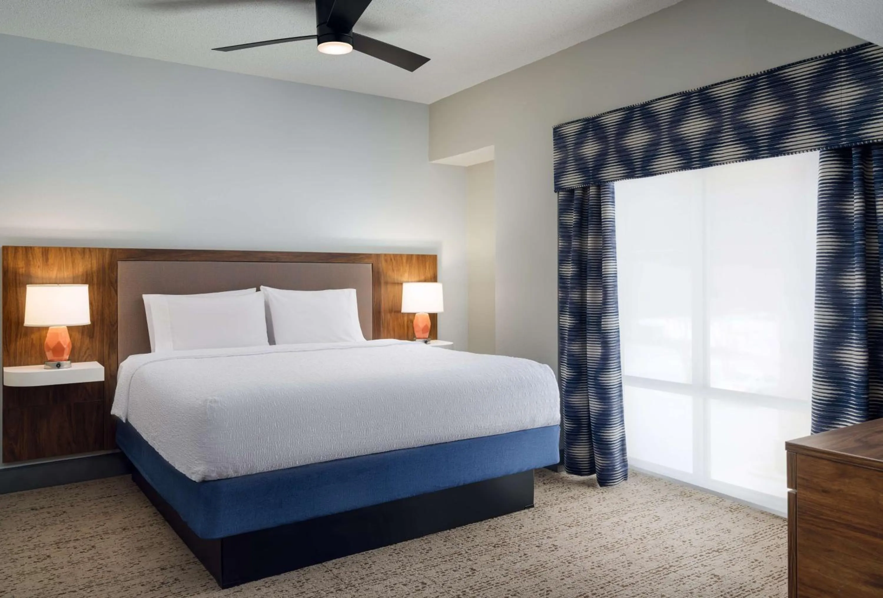 Bed in Hampton Inn & Suites Memphis East Germantown Area