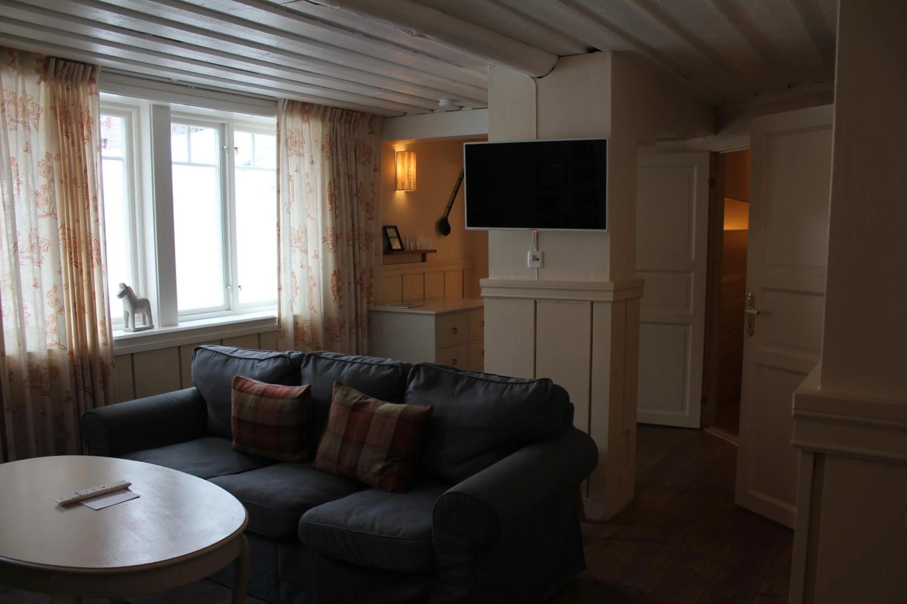 Living room in Olarsgården Hotell