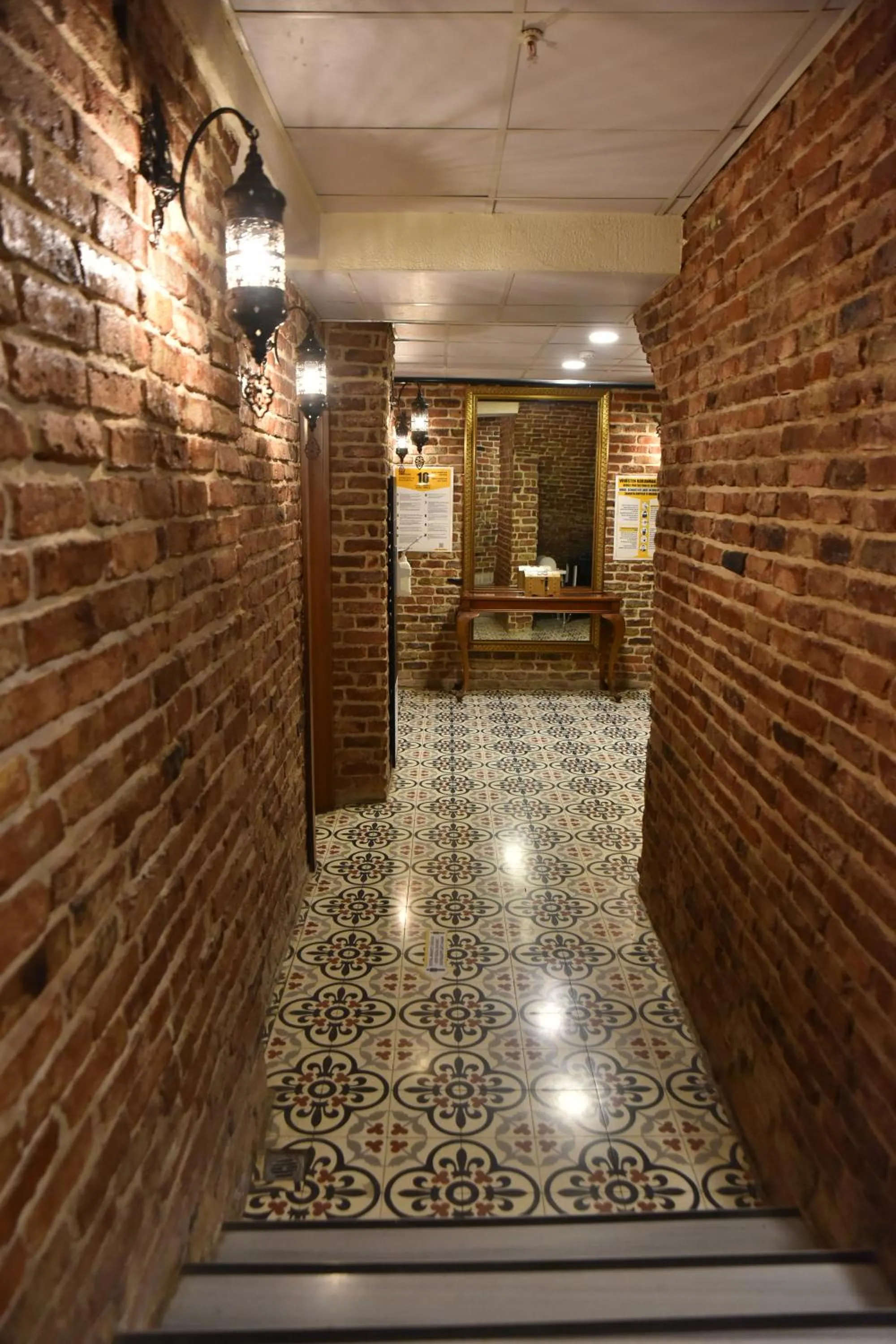 Restaurant/places to eat in Meserret Palace Hotel - Special Category