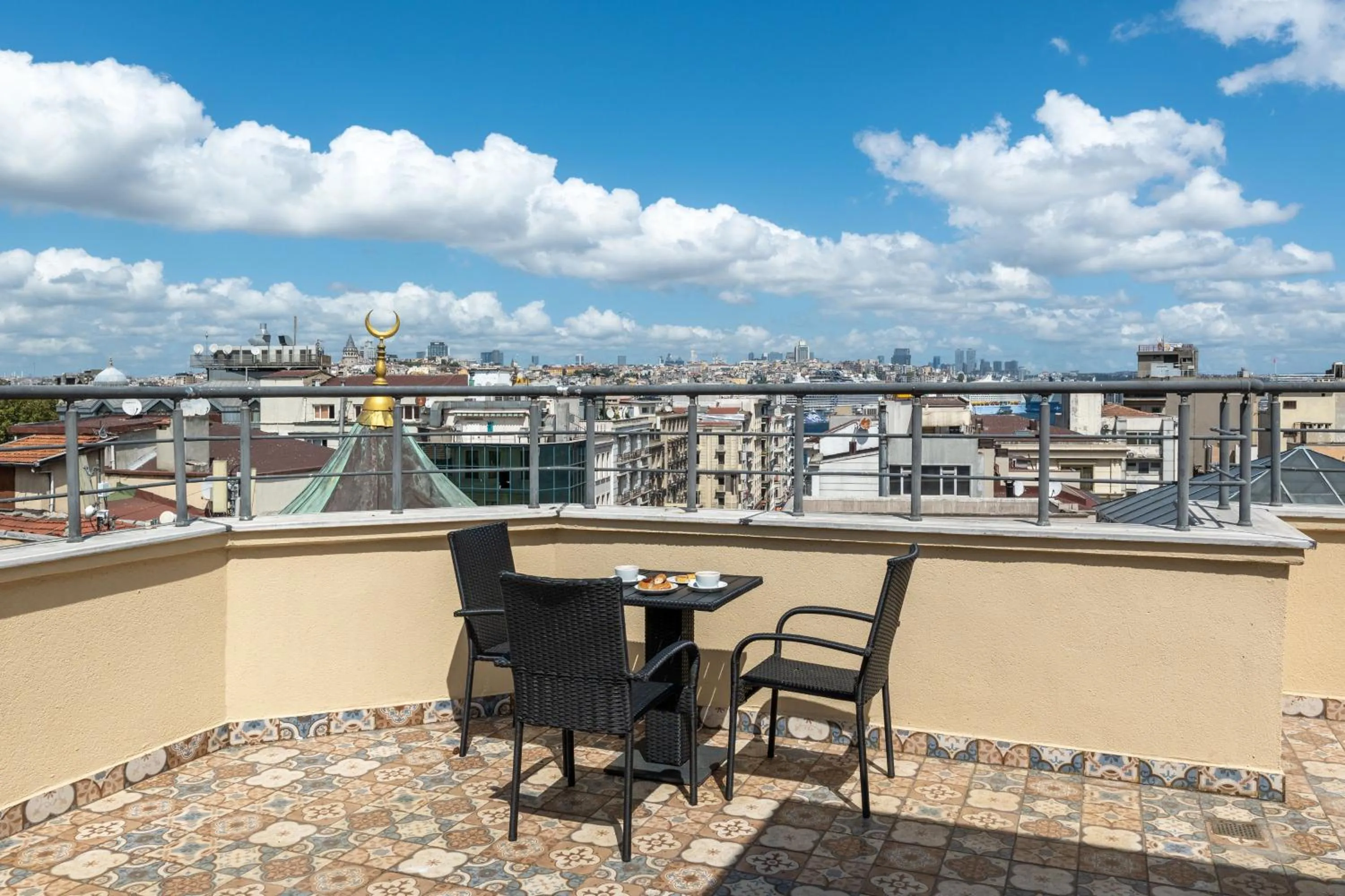 Day in Meserret Palace Hotel - Special Category