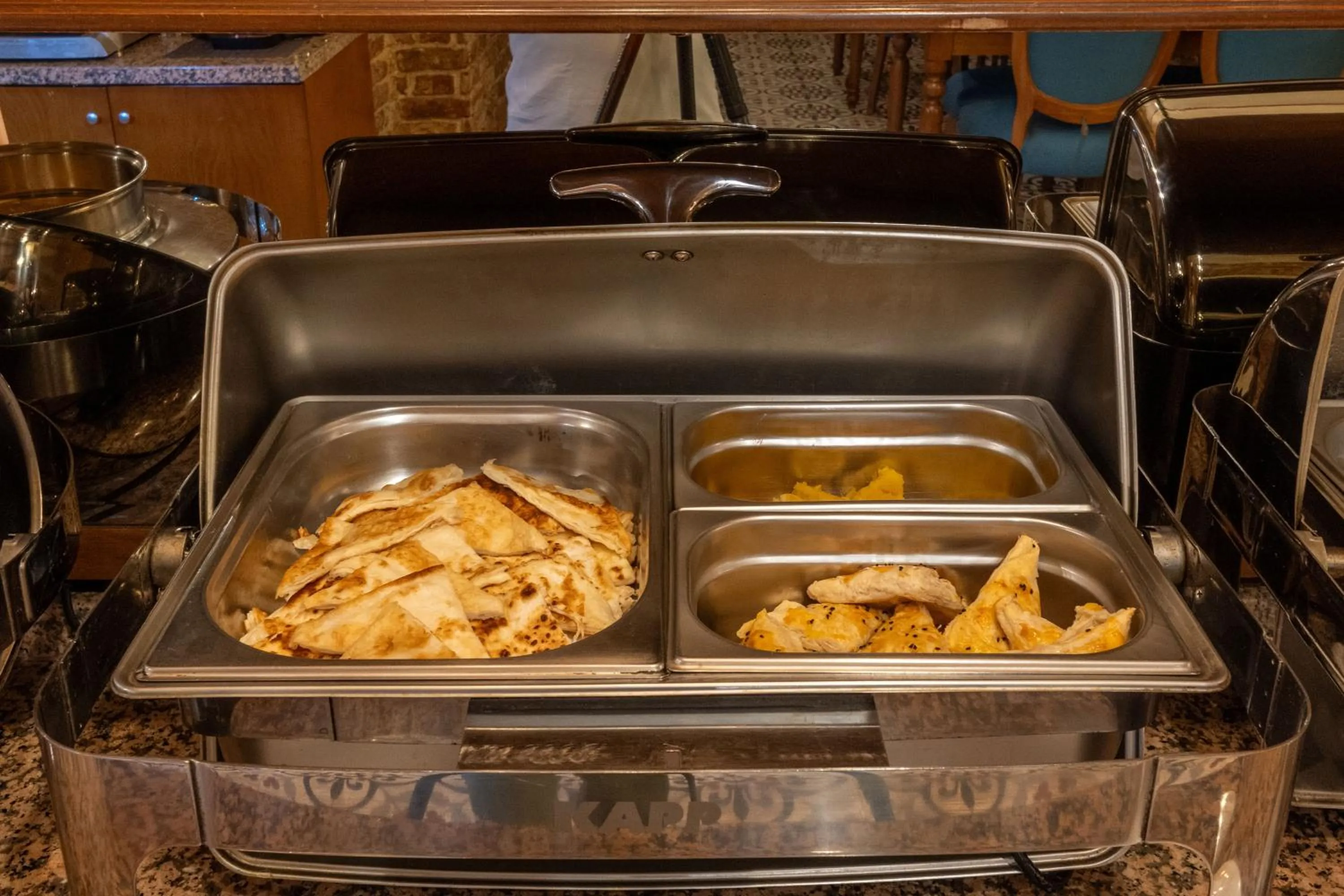 Restaurant/places to eat in Meserret Palace Hotel - Special Category