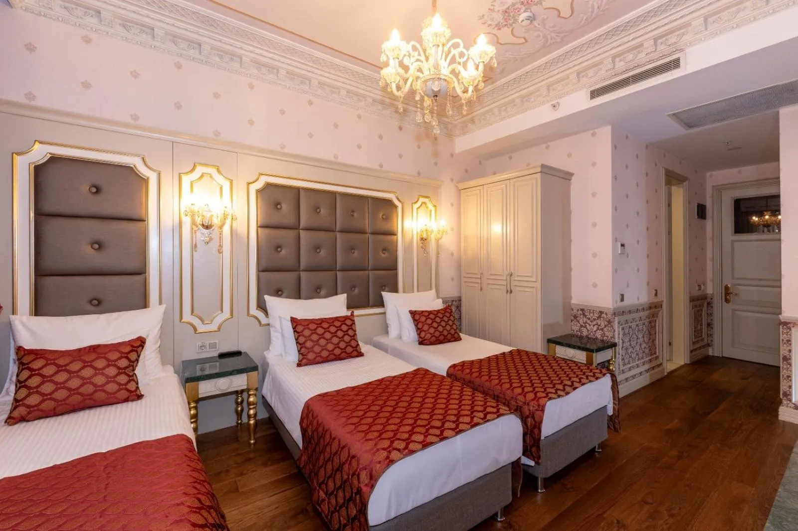 Bed in Meserret Palace Hotel - Special Category