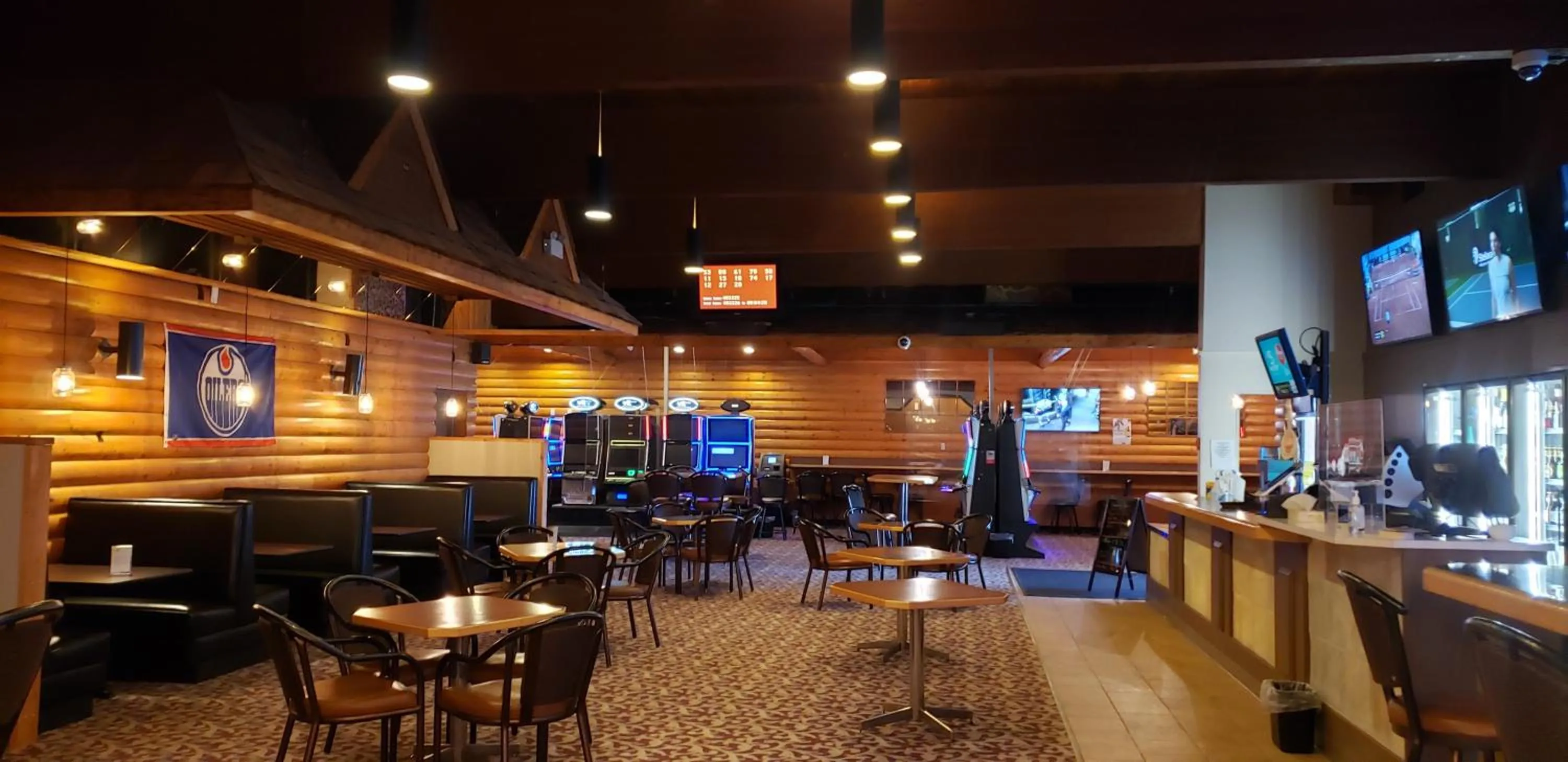 Food and drinks in Super 8 by Wyndham Spruce Grove