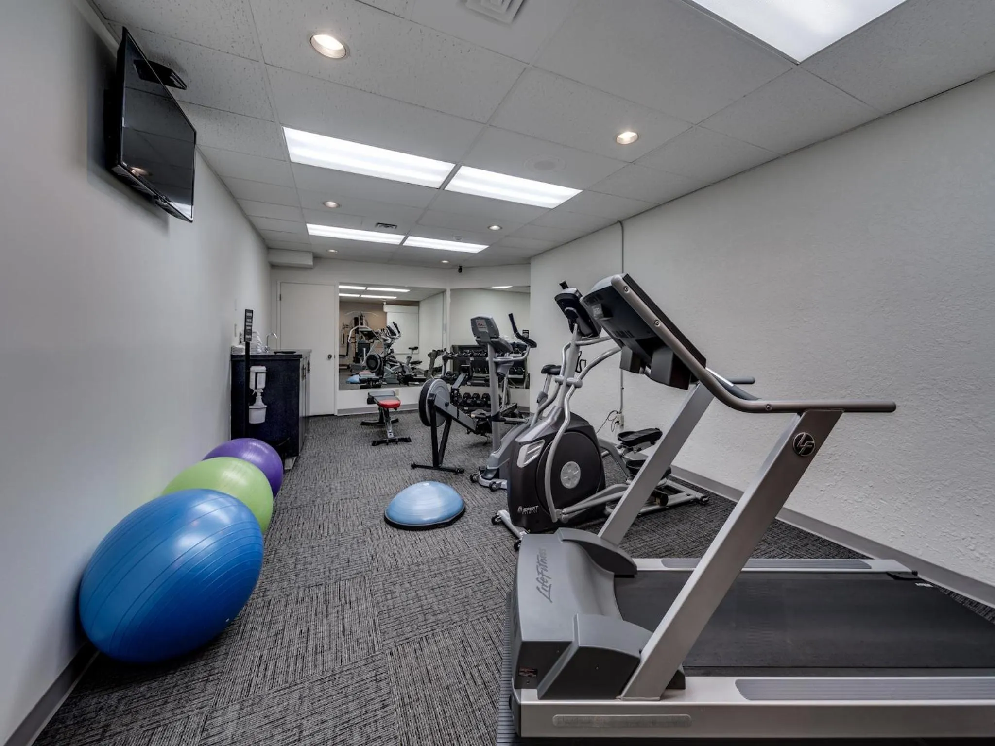 Fitness centre/facilities in Heritage Inn Hotel & Convention Centre - Cranbrook