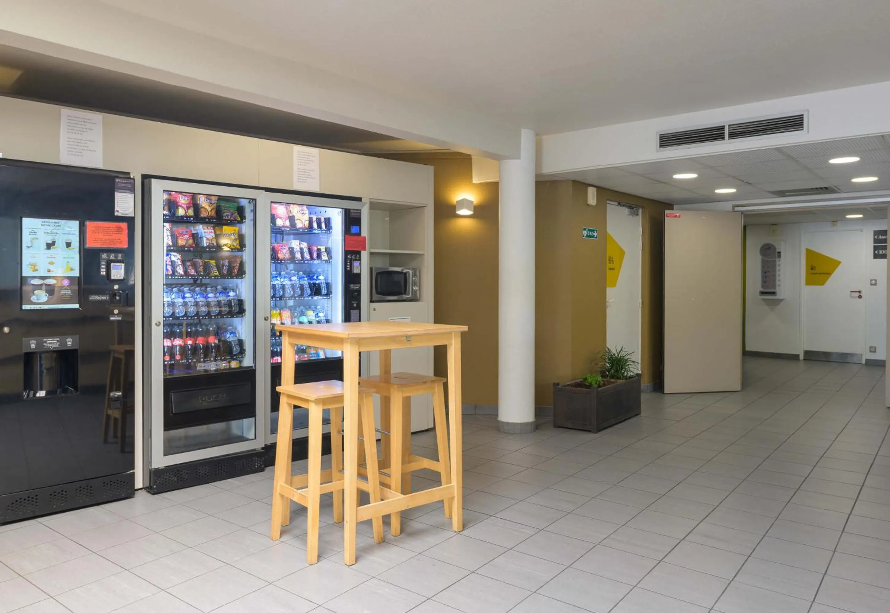vending machine in B&B HOTEL Marne-la-Vallée Bussy-Saint-Georges