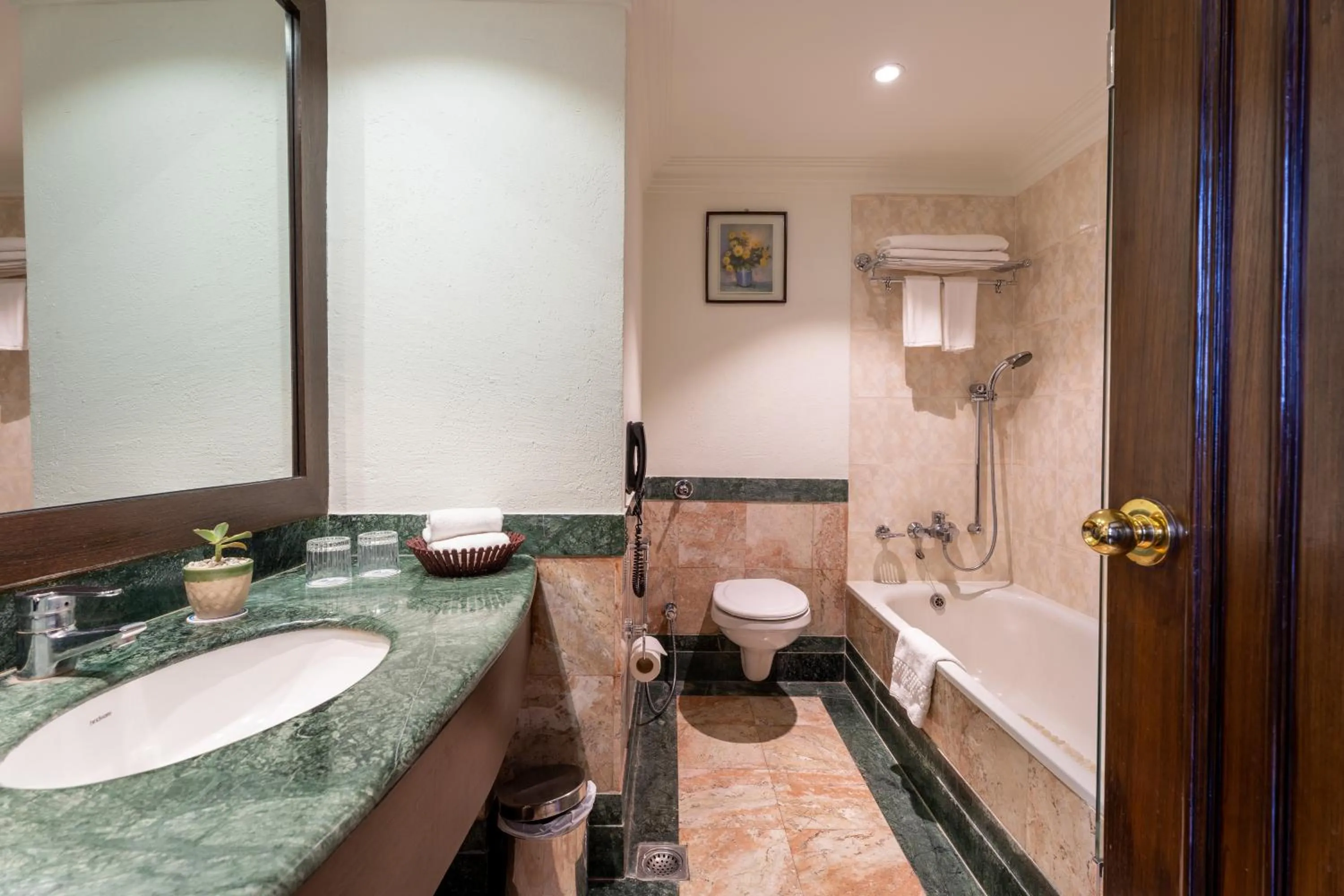 Shower in Grand Hotel Kathmandu