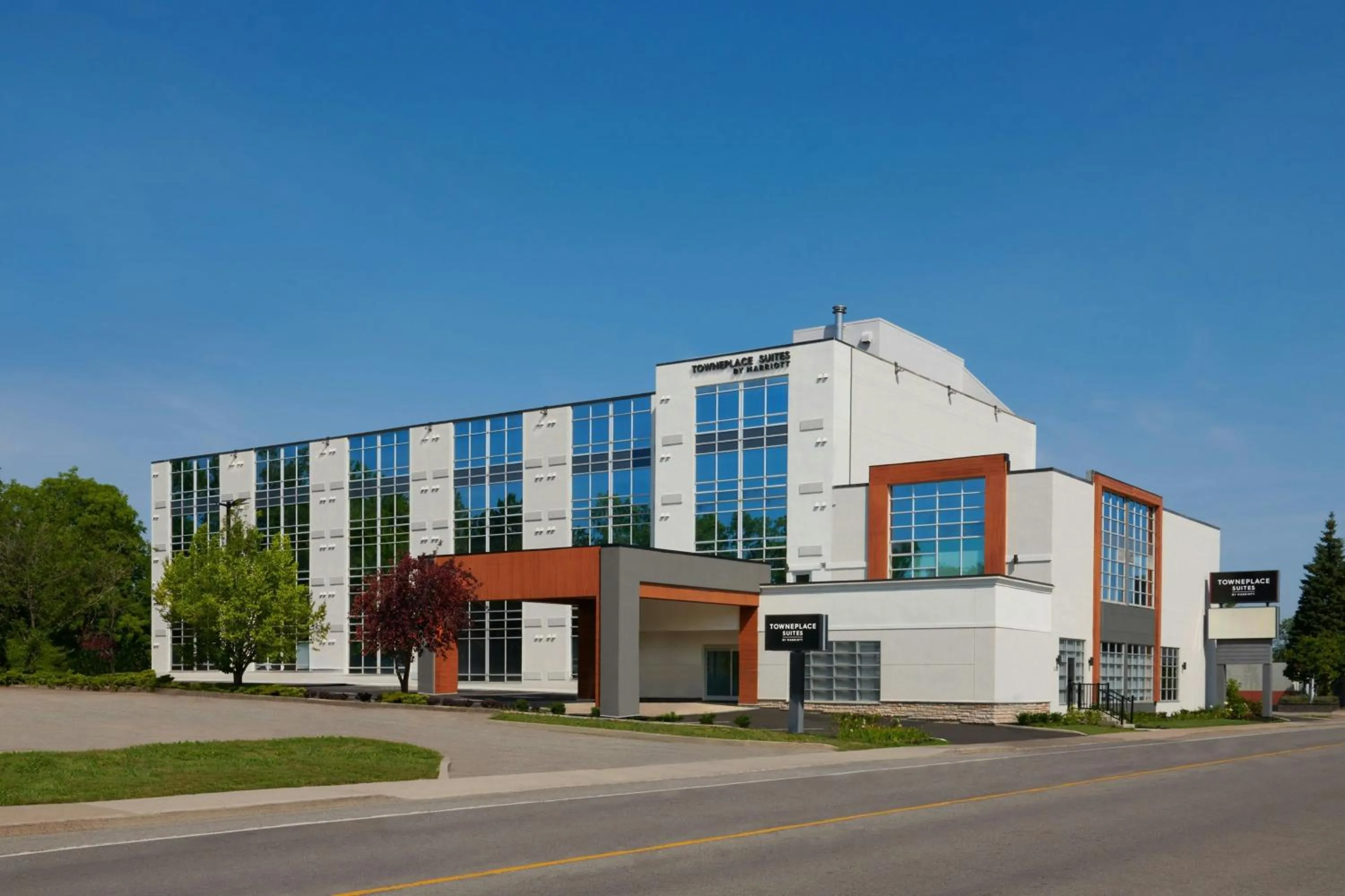 Property building in TownePlace Suites by Marriott Niagara Falls Canada