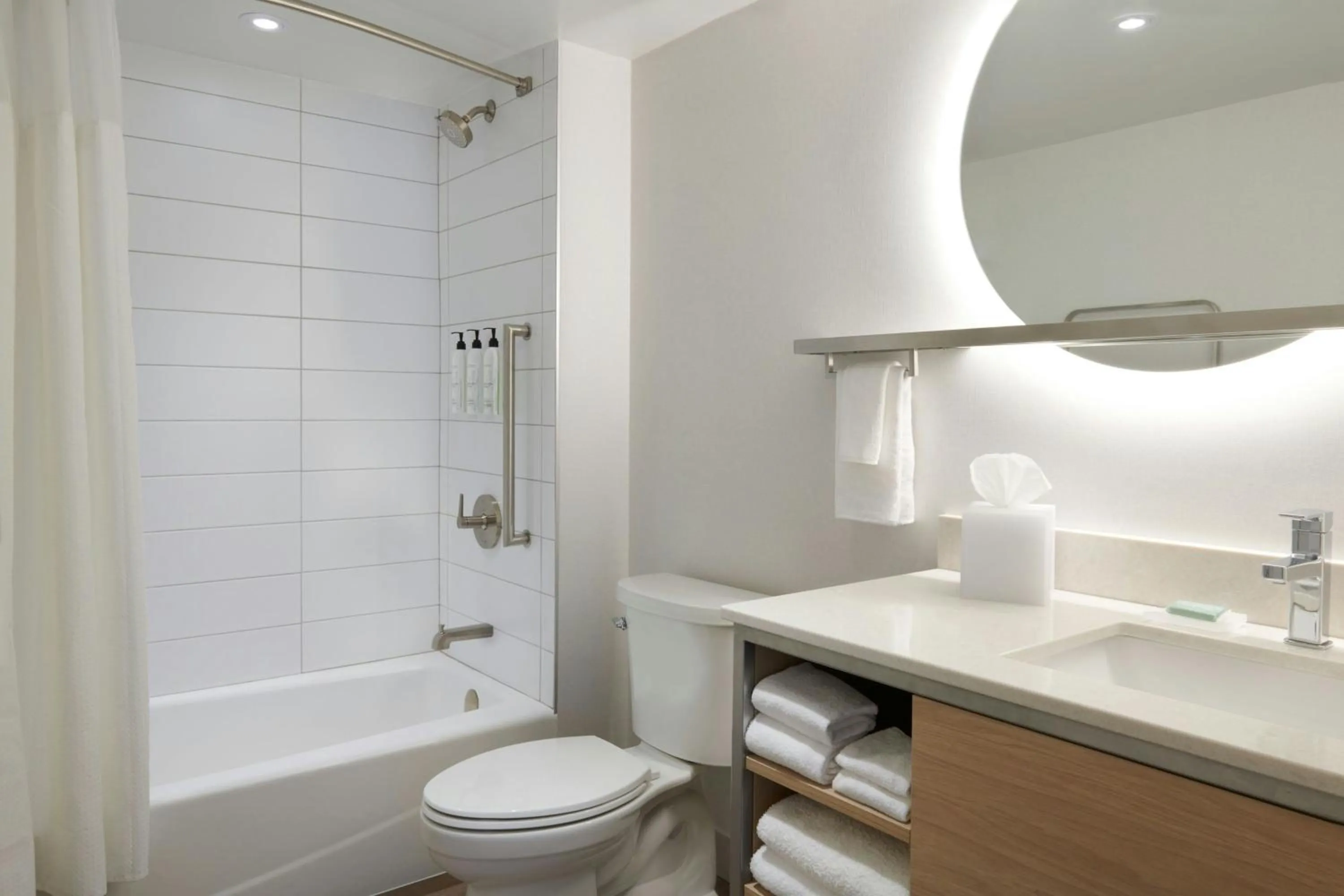 Photo of the whole room in TownePlace Suites by Marriott Niagara Falls Canada