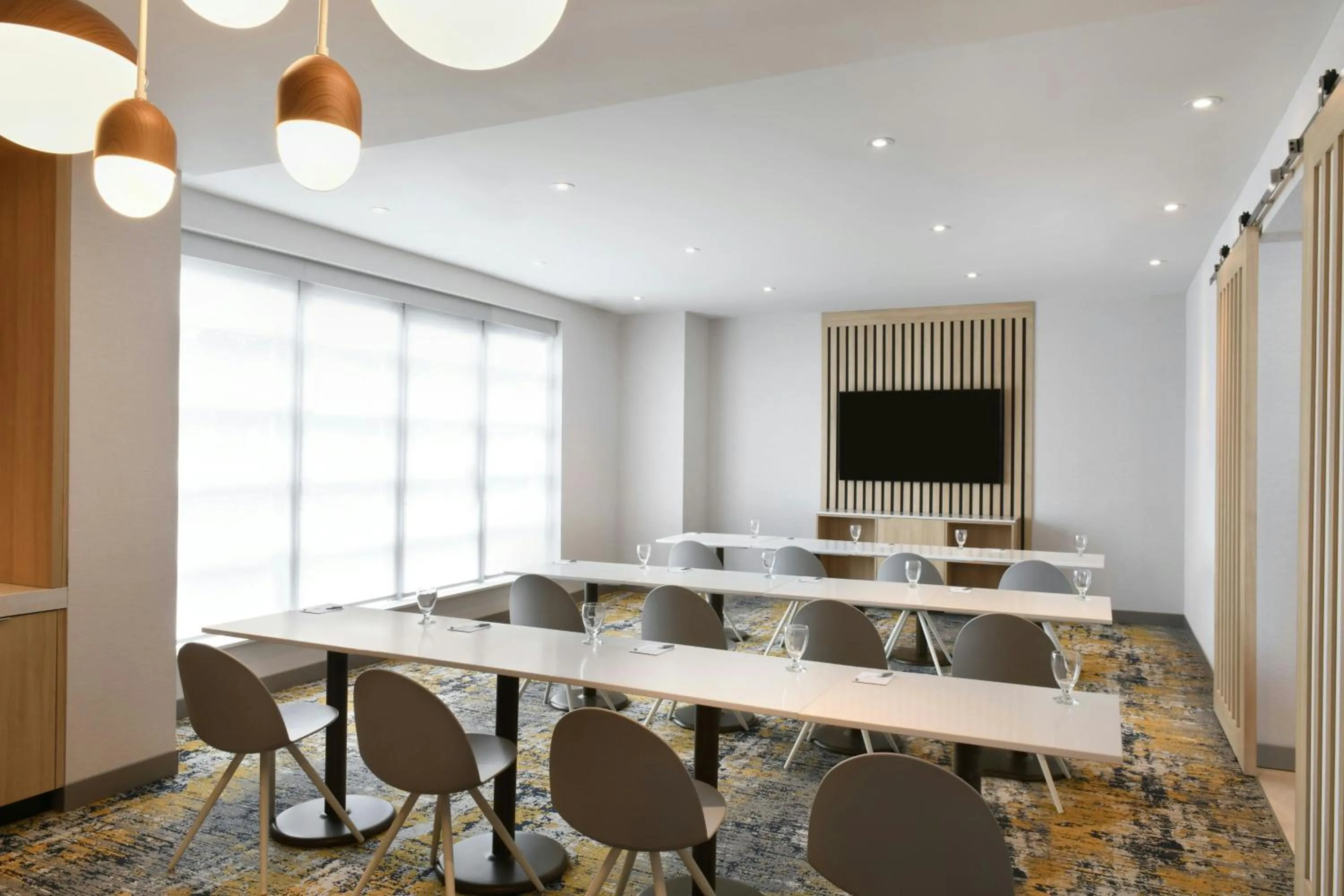 Breakfast in TownePlace Suites by Marriott Niagara Falls Canada