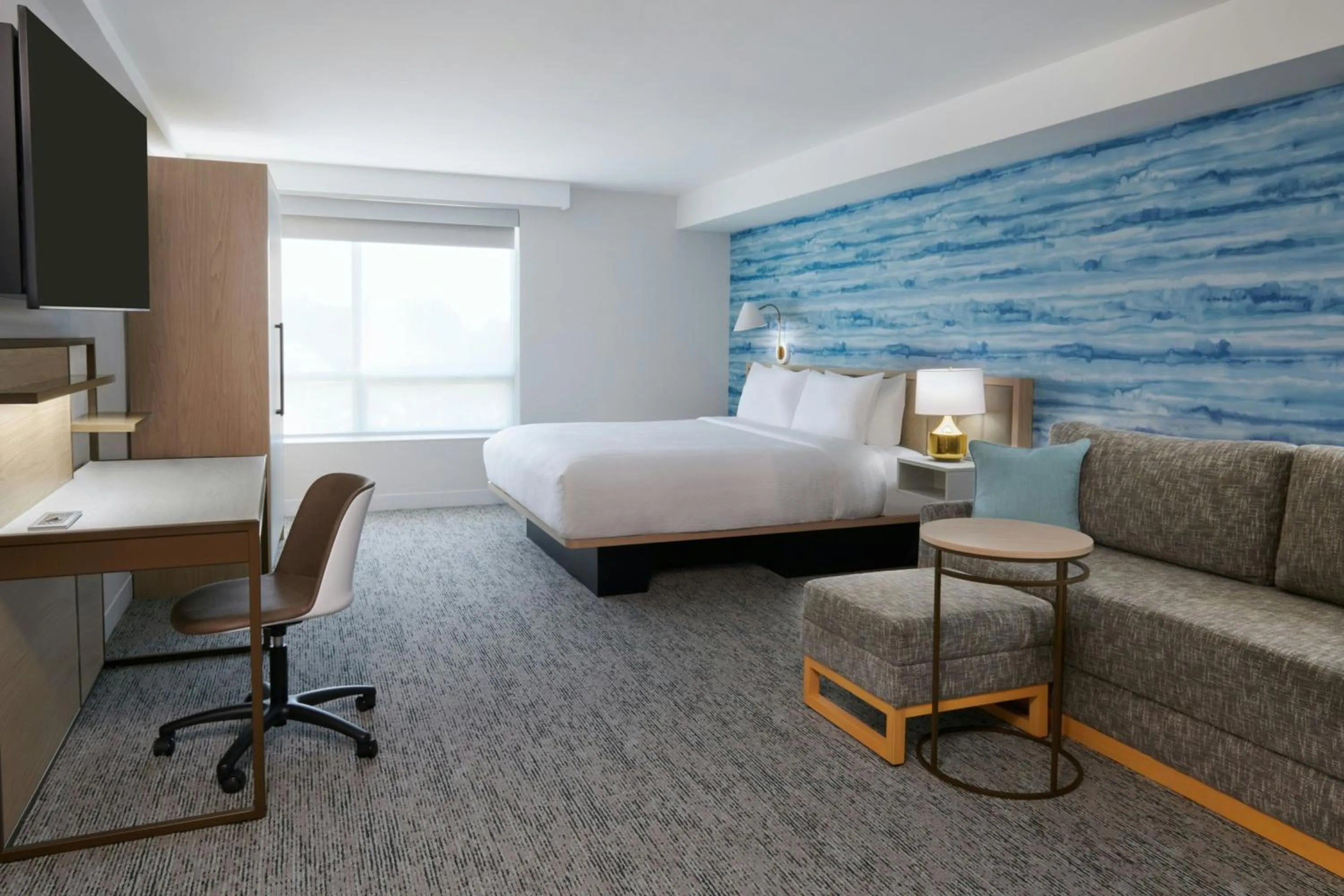 Photo of the whole room, Bed in TownePlace Suites by Marriott Niagara Falls Canada