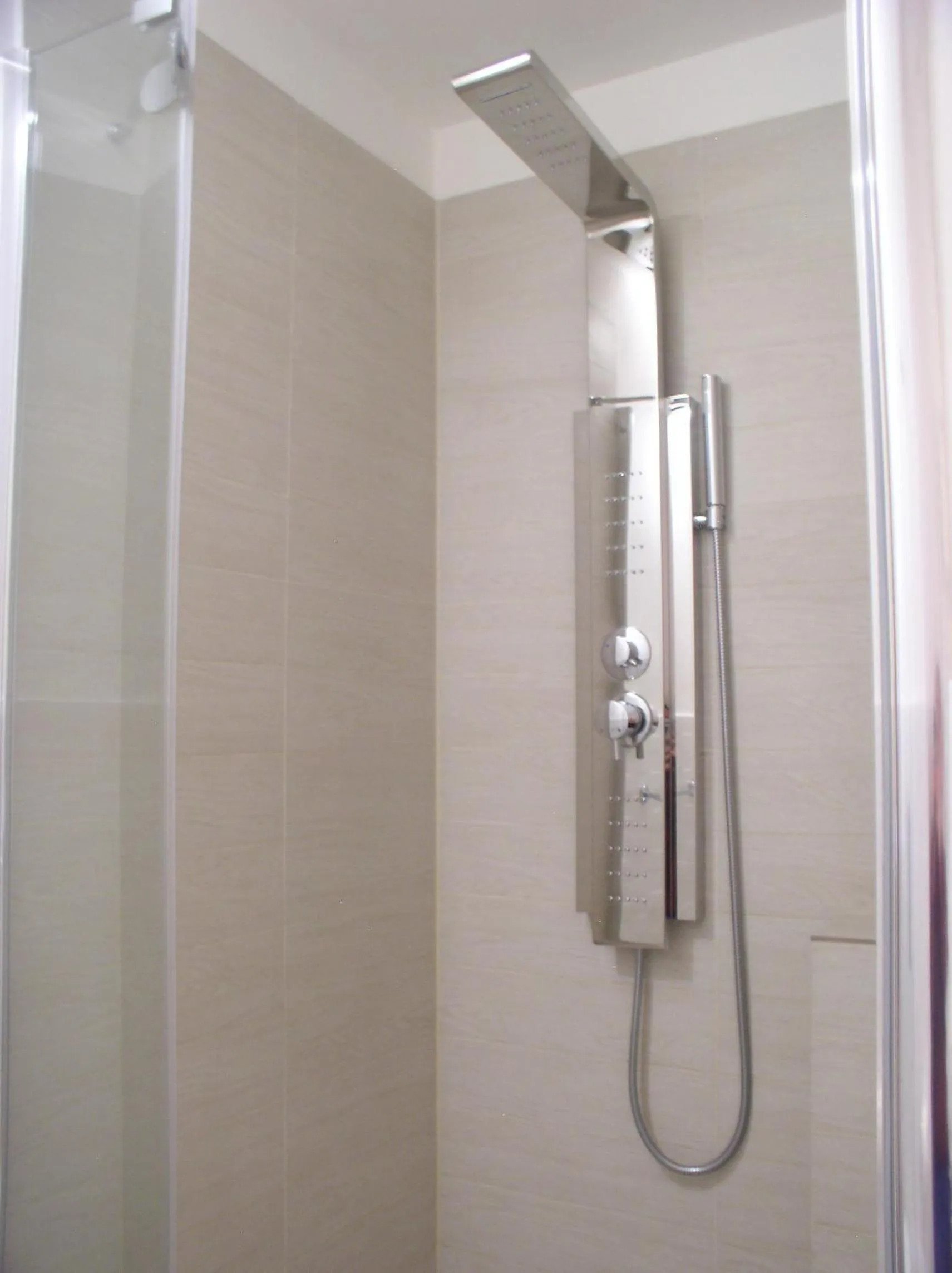 Shower in Primavera Mini Hotel