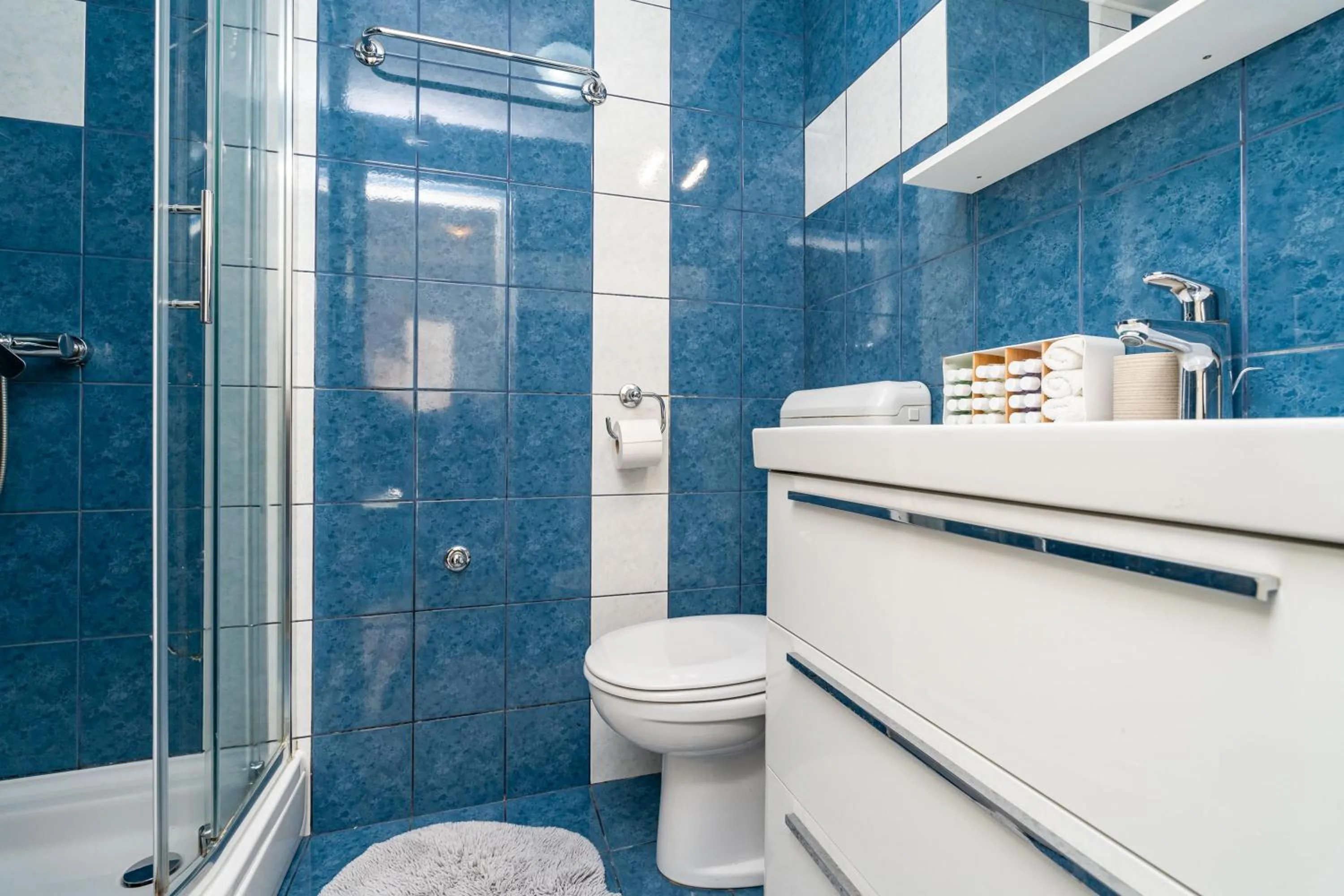 Bathroom in Apartments and Room Lora