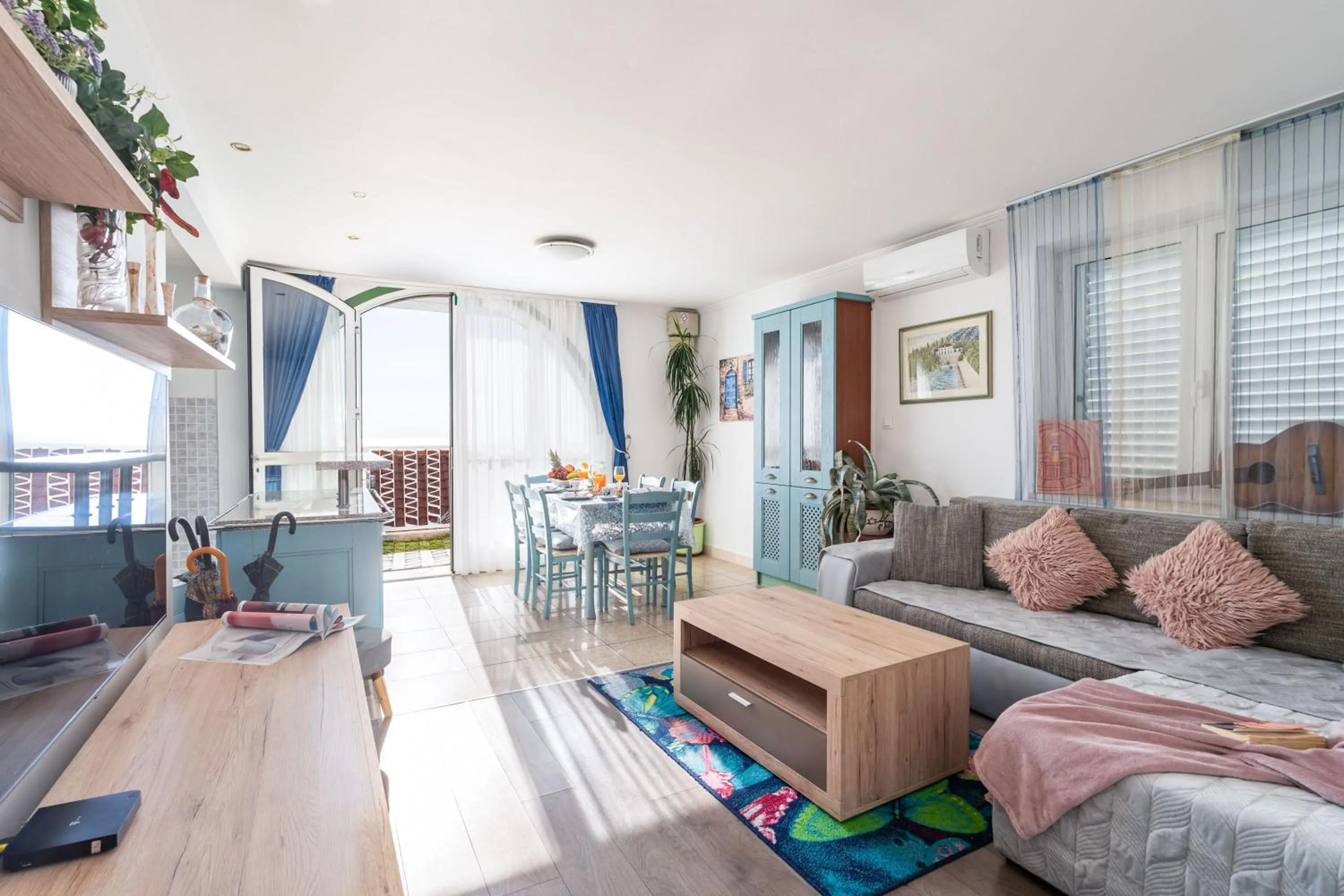 Living room in Apartments and Room Lora