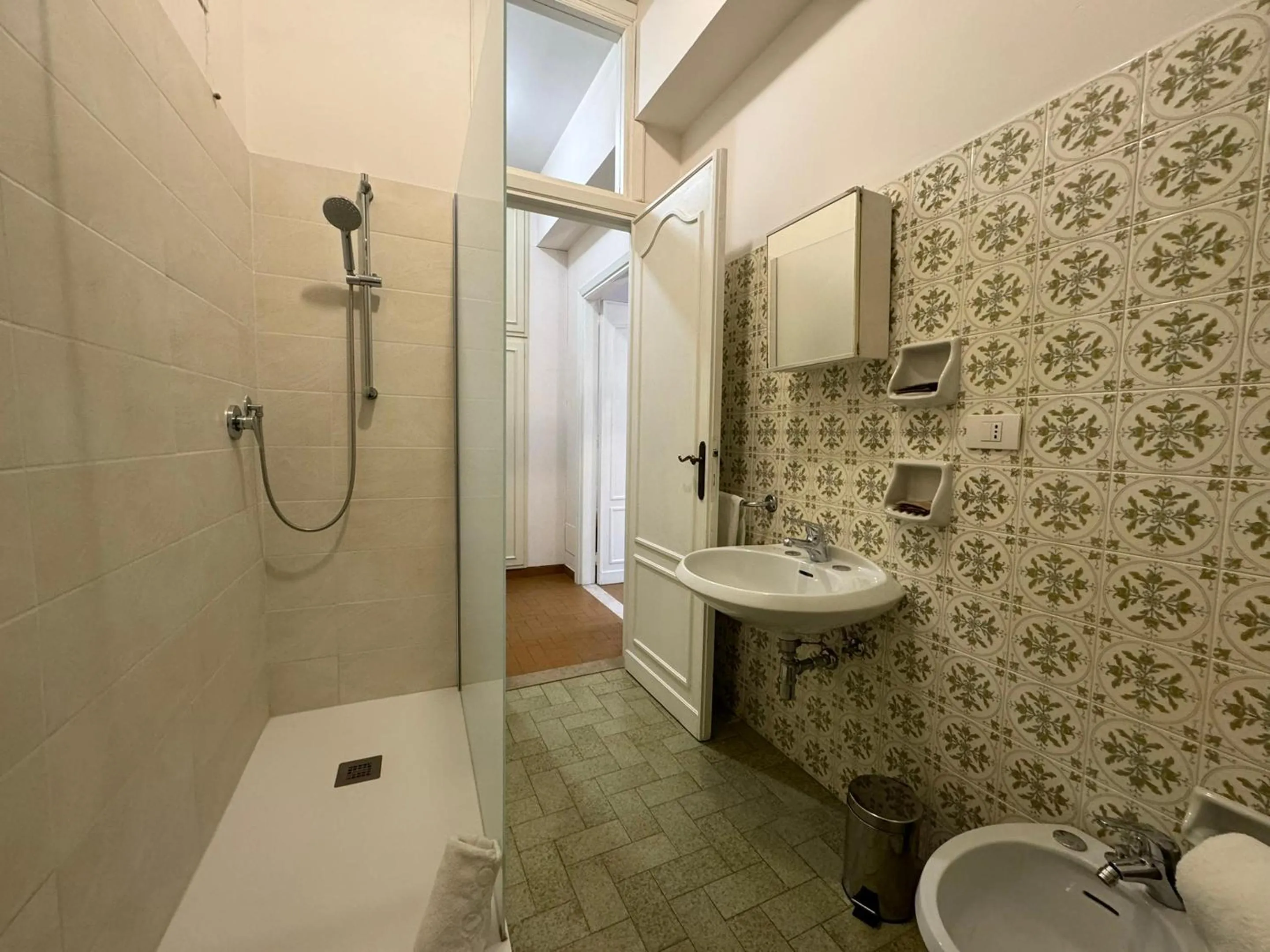 Shower in Monastero SS. Annunziata