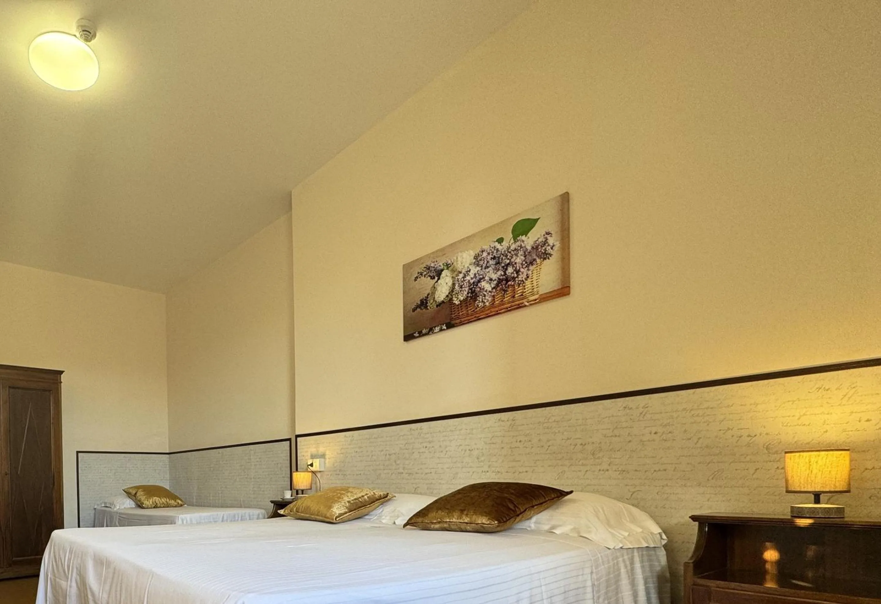 Bedroom, Bed in Monastero SS. Annunziata