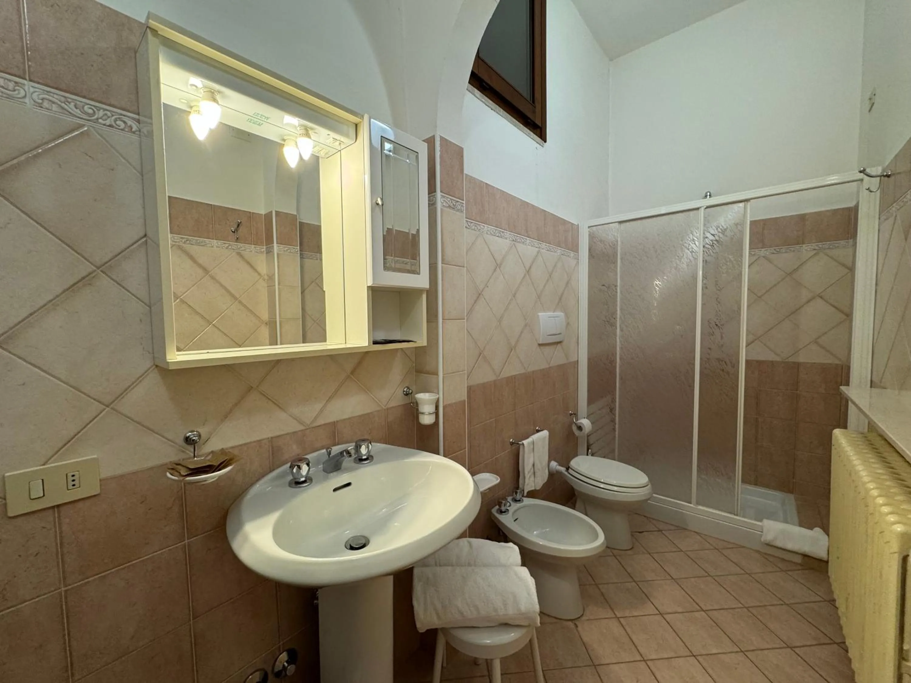 Shower in Monastero SS. Annunziata