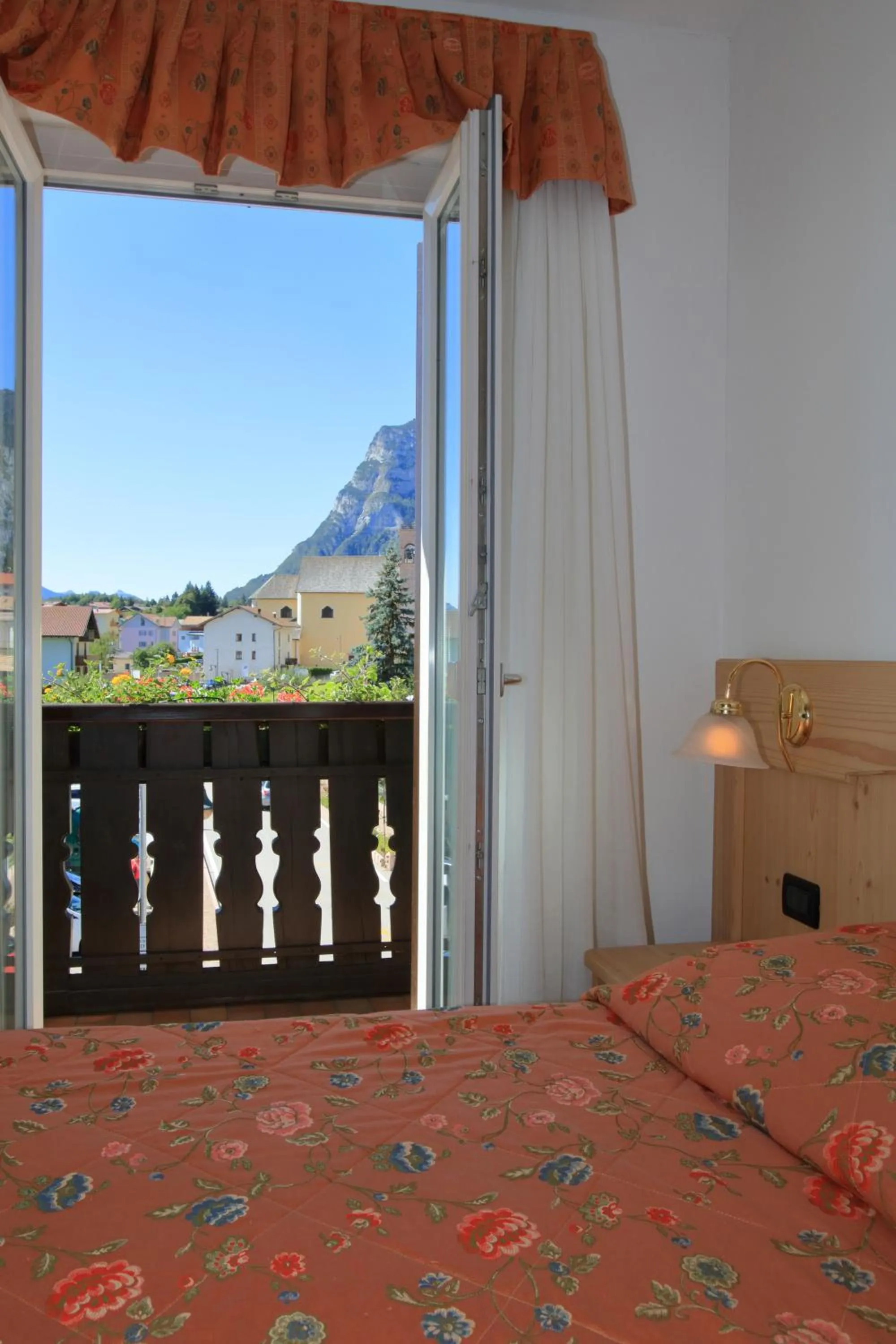 View (from property/room), Bed in Hotel Stella Alpina