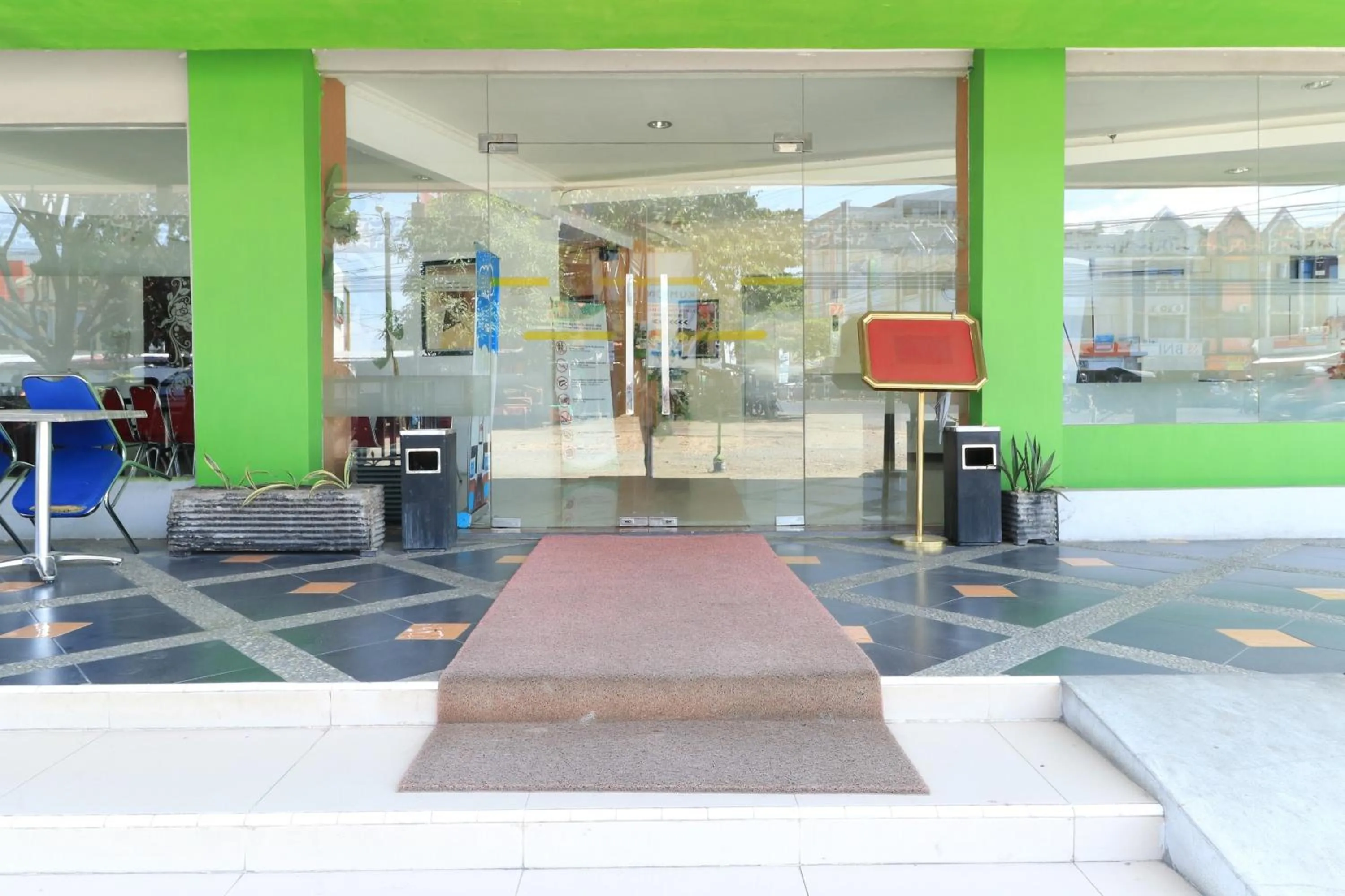 Property building in Al-Badar Hotel Syariah Makassar