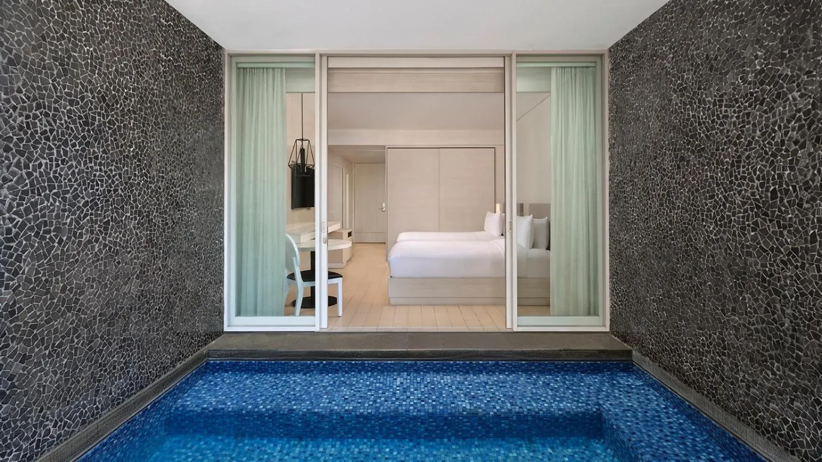 Pool view, Bed in The Stones Hotel - Legian Bali