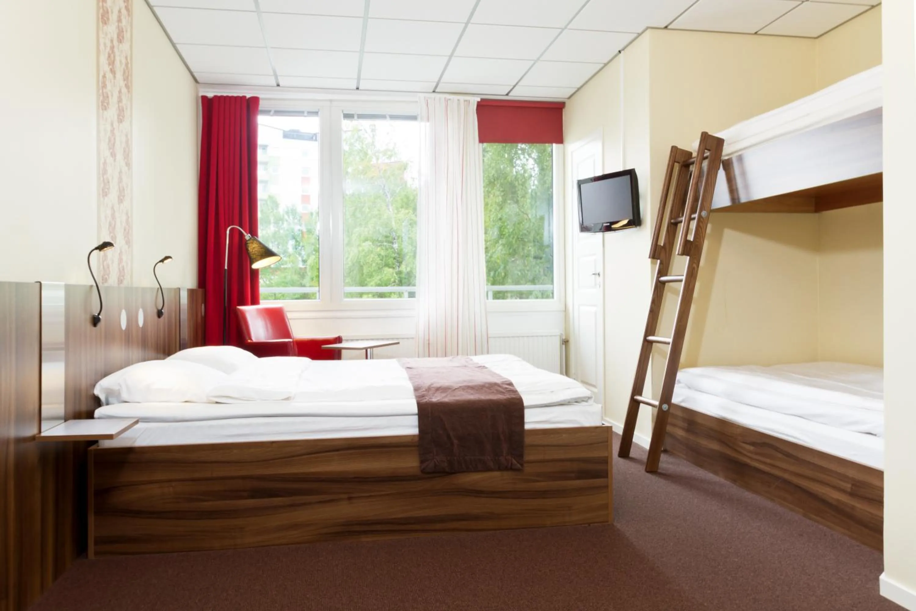 Photo of the whole room, Bed in Bohusgården Hotell & Konferens