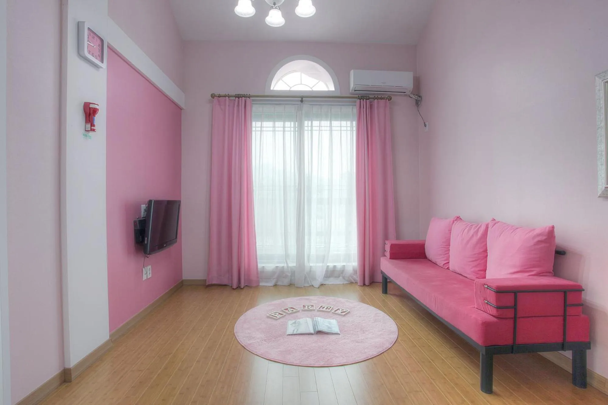 Living room in Forest of Color Pension