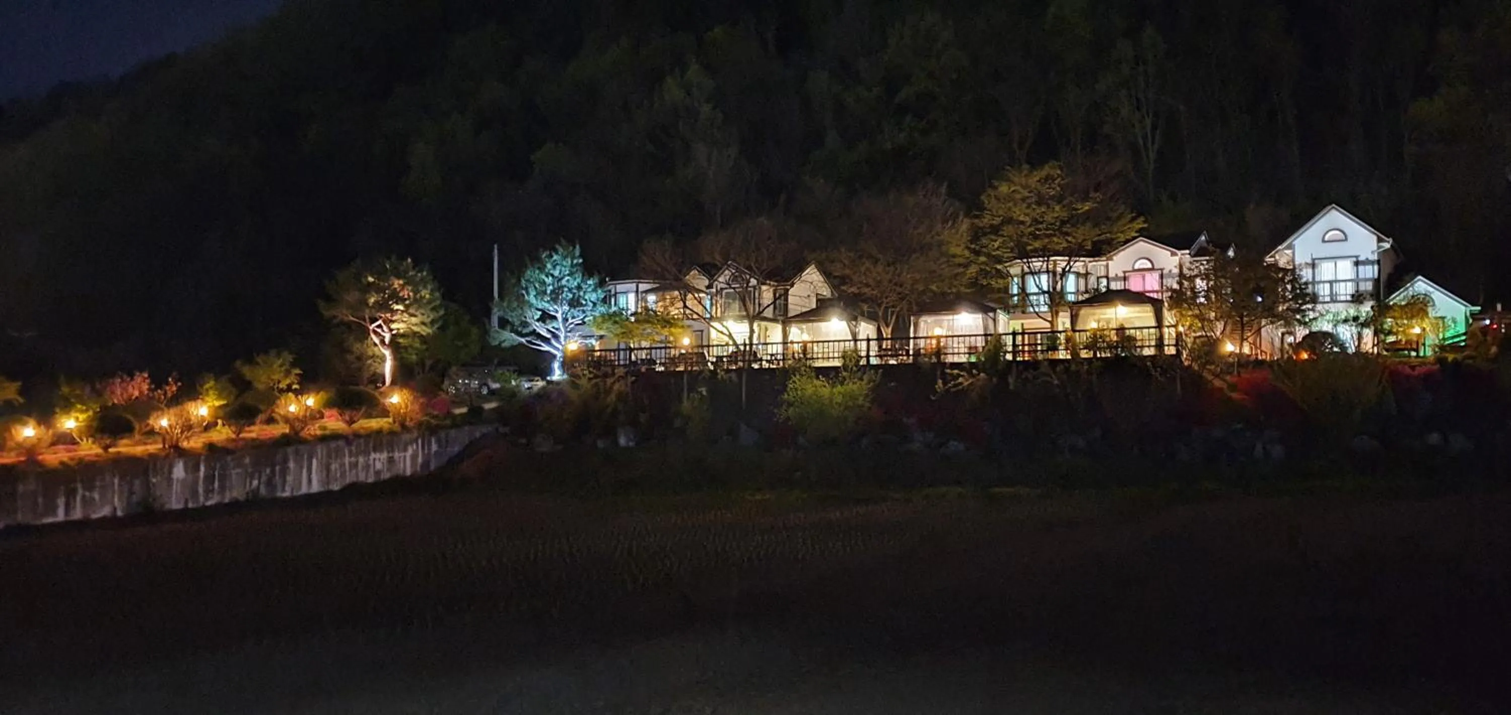 Facade/entrance in Forest of Color Pension