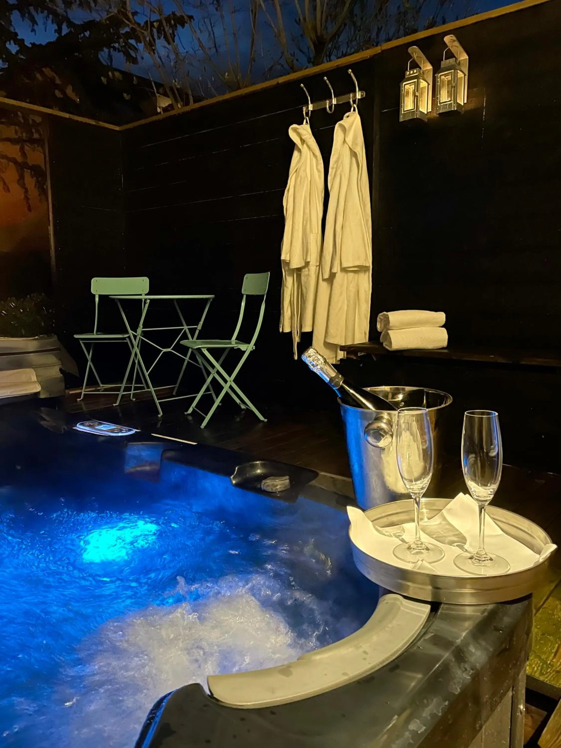 Hot Tub in Hotell Dannegården