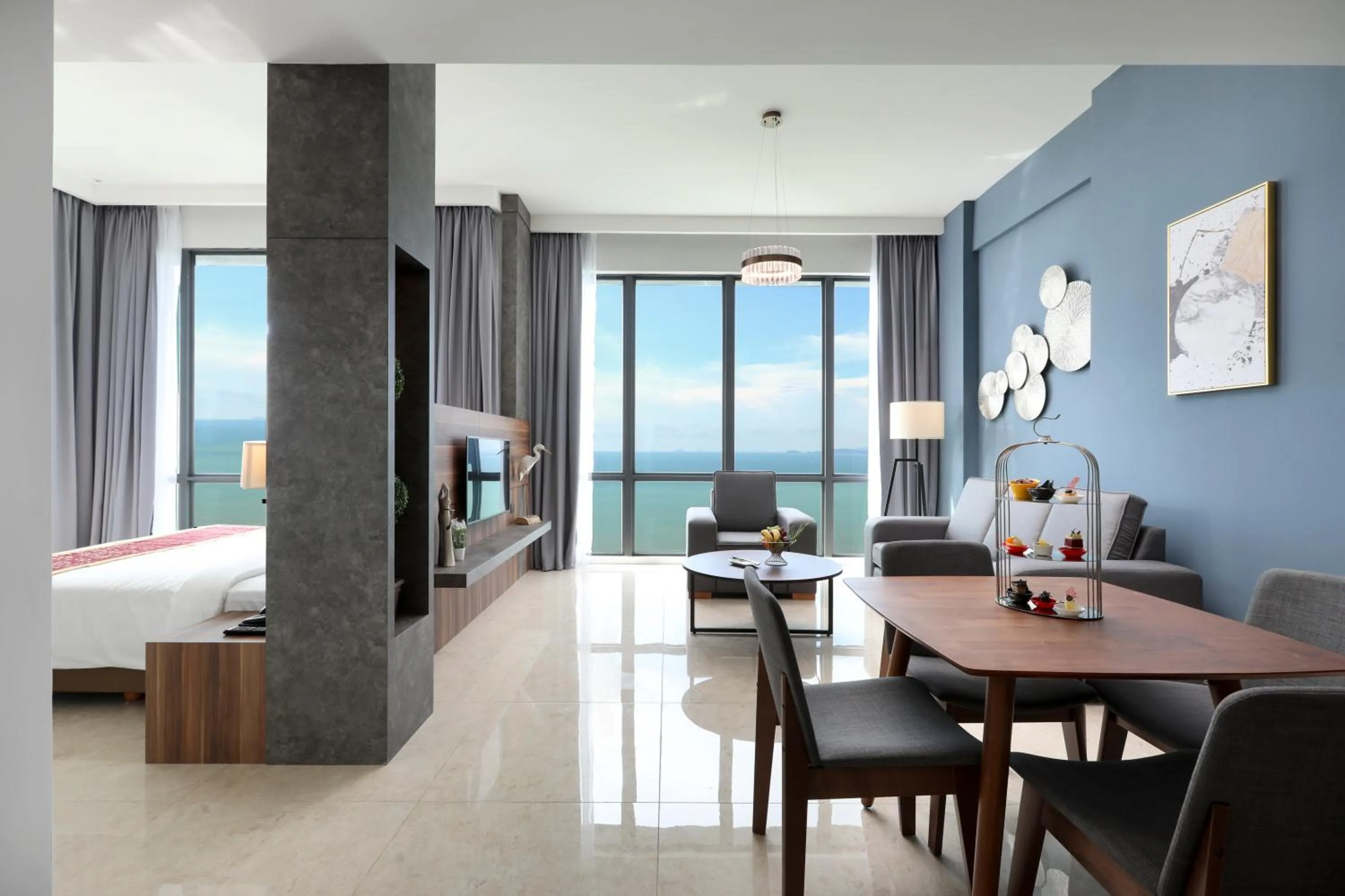 Seating area, Bed in Hompton Hotel by the Beach