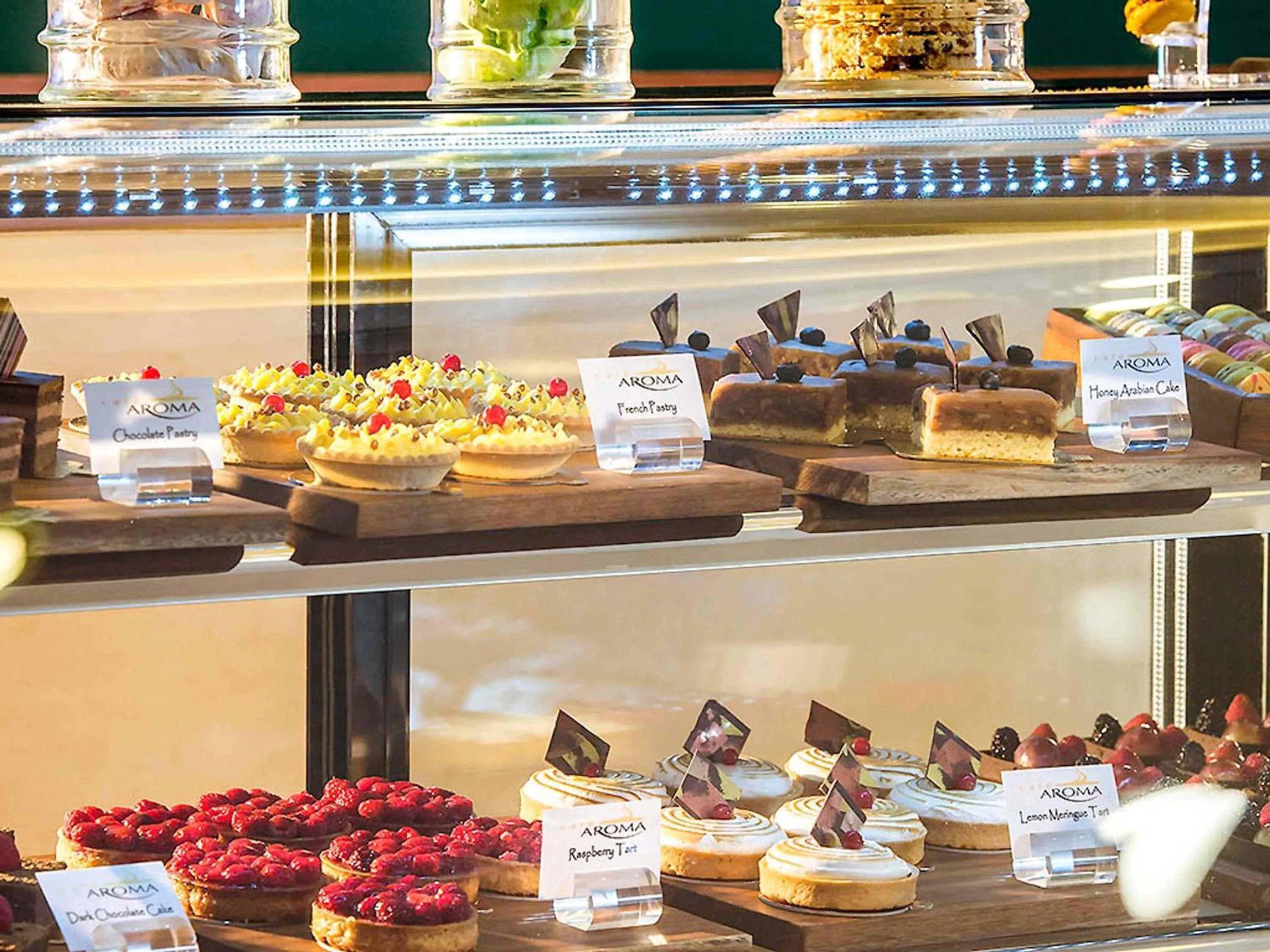 Restaurant/places to eat in Novotel Abu Dhabi Gate