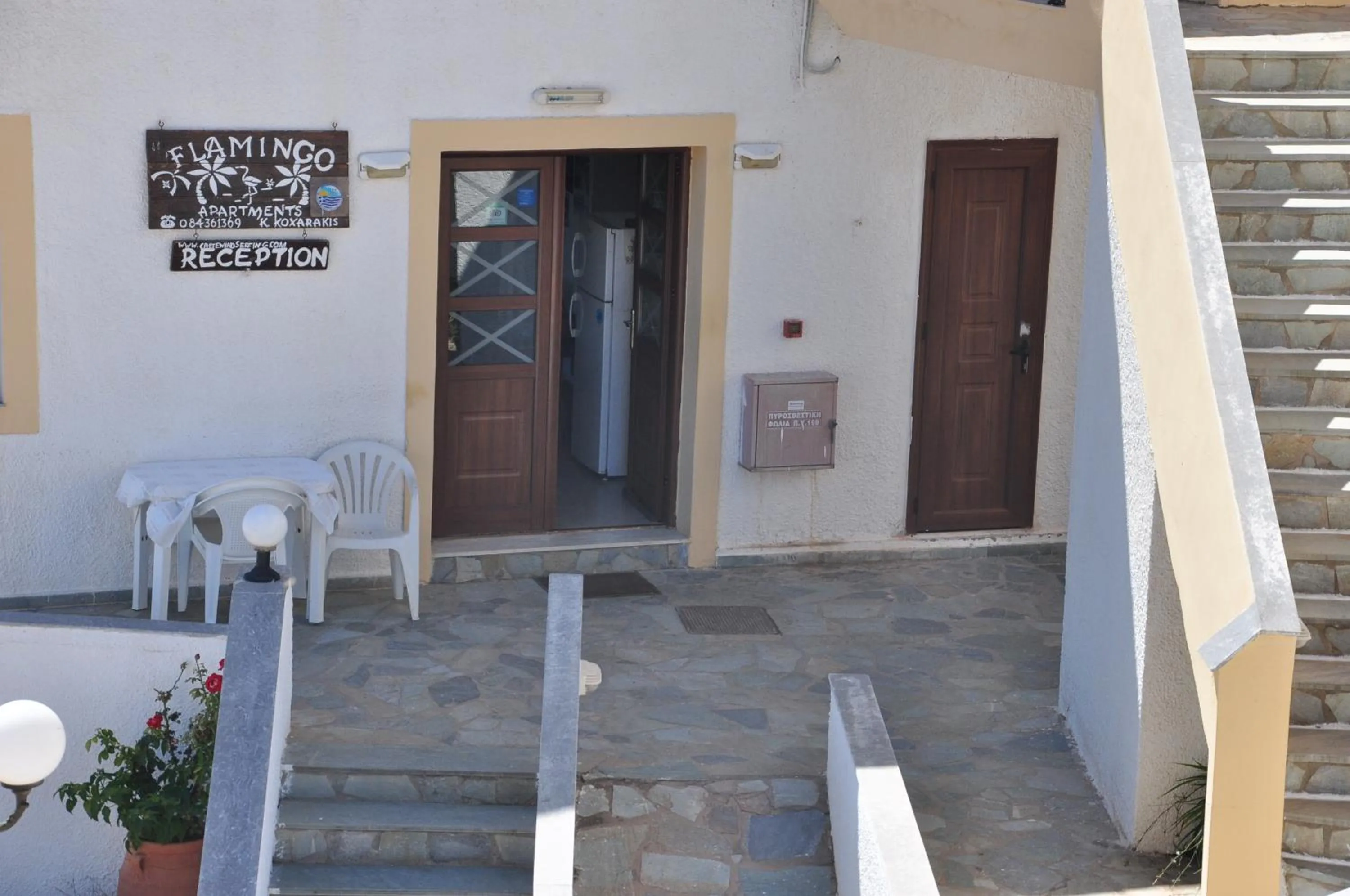 Property logo or sign in Flamingo Apartments