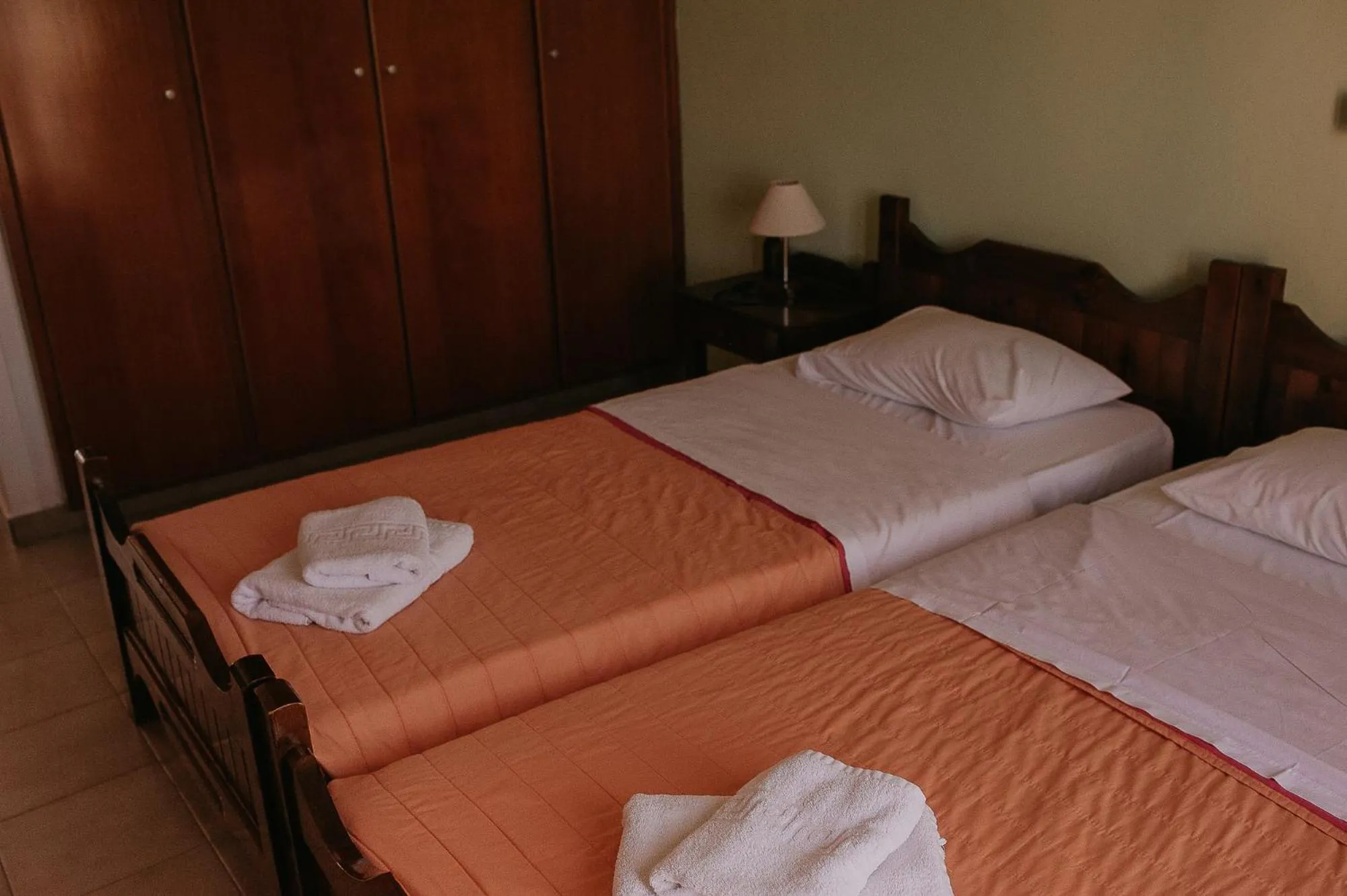 Bed in Flamingo Apartments