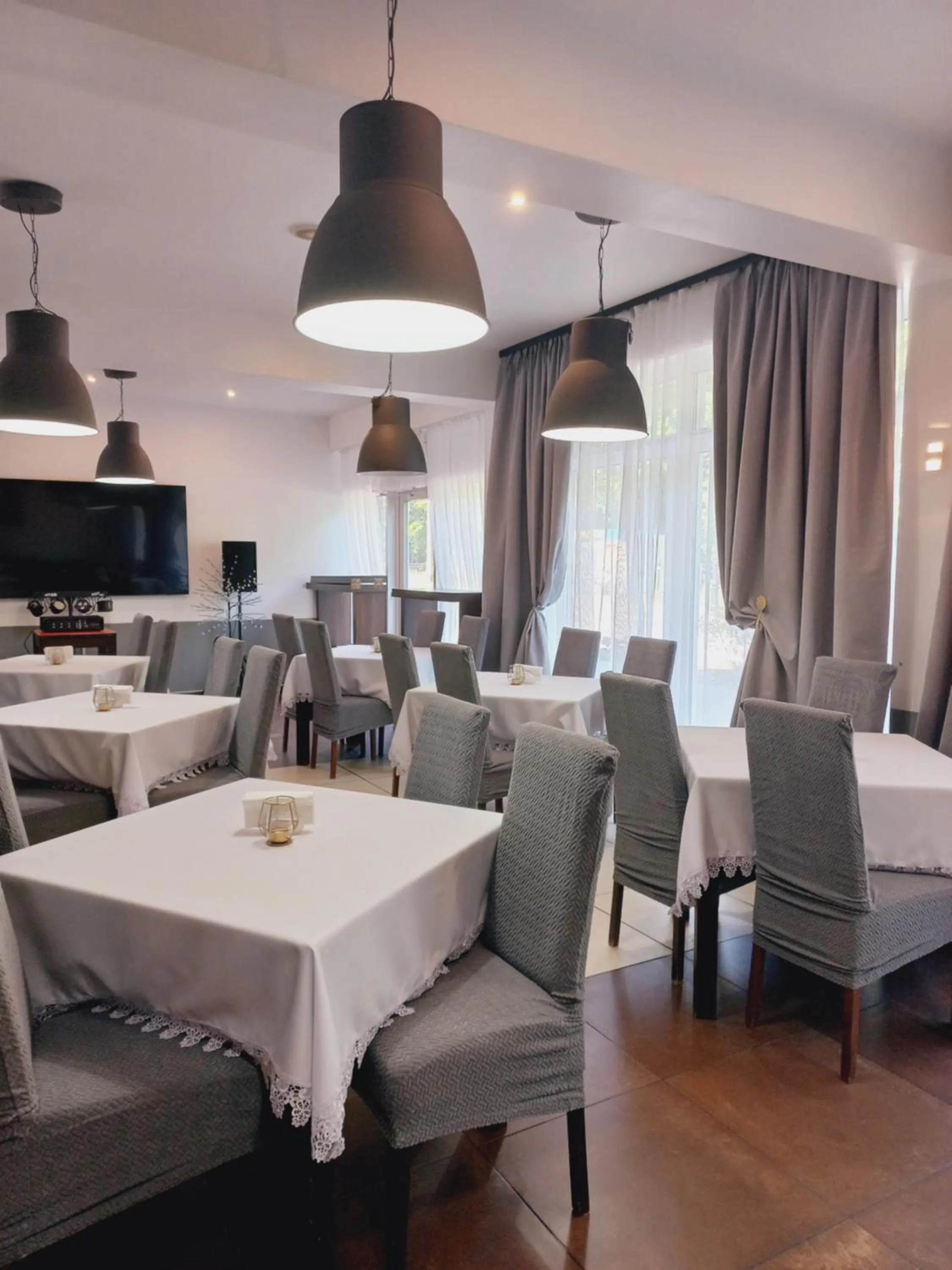 Pensjonat Plażowy Boss z Restauracją 50 metrów od Morza