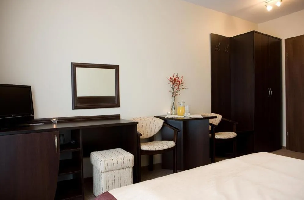 Bedroom, Bed in Pensjonat Plażowy Boss z Restauracją 50 metrów od Morza