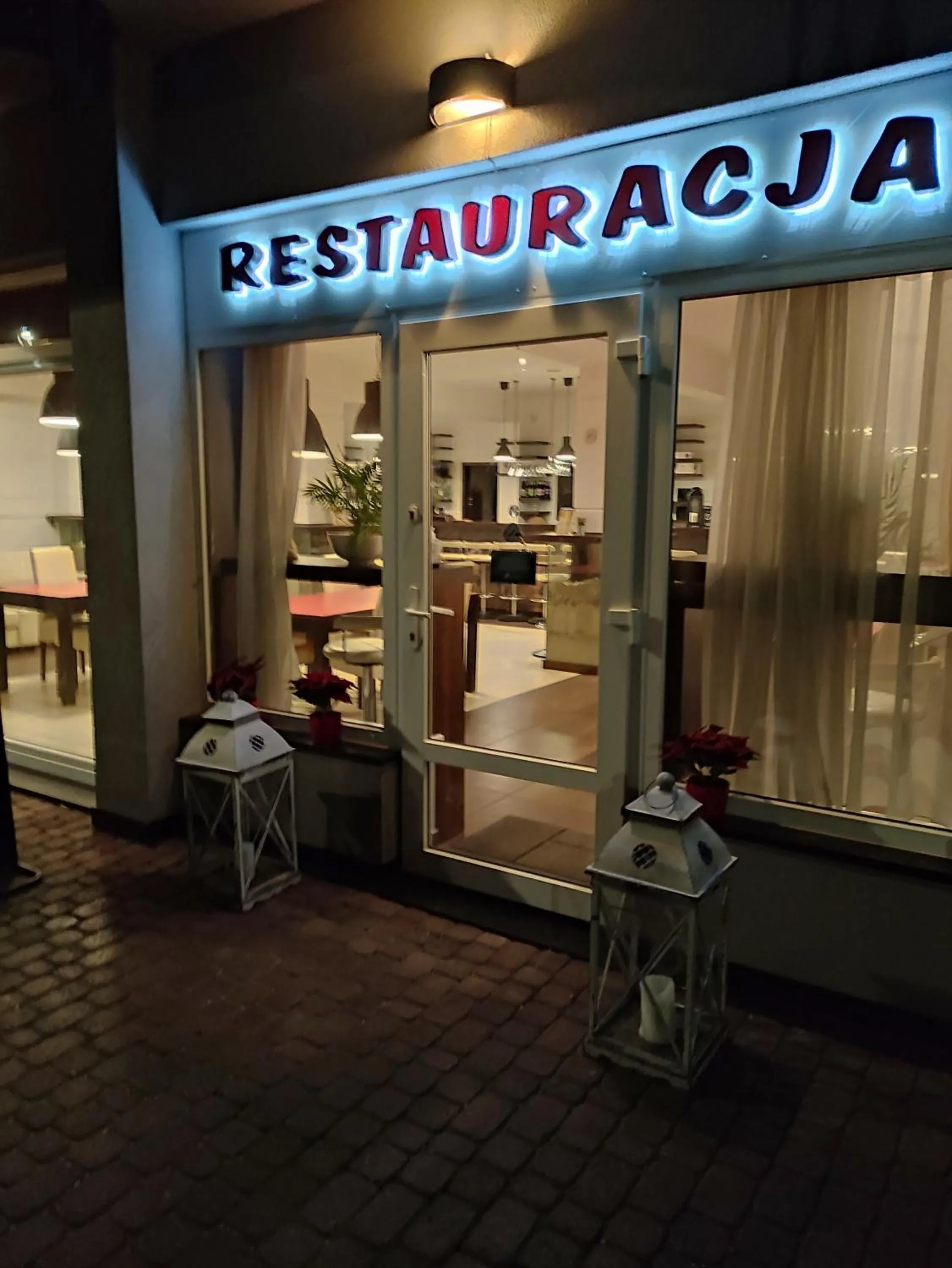 Pensjonat Plażowy Boss z Restauracją 50 metrów od Morza