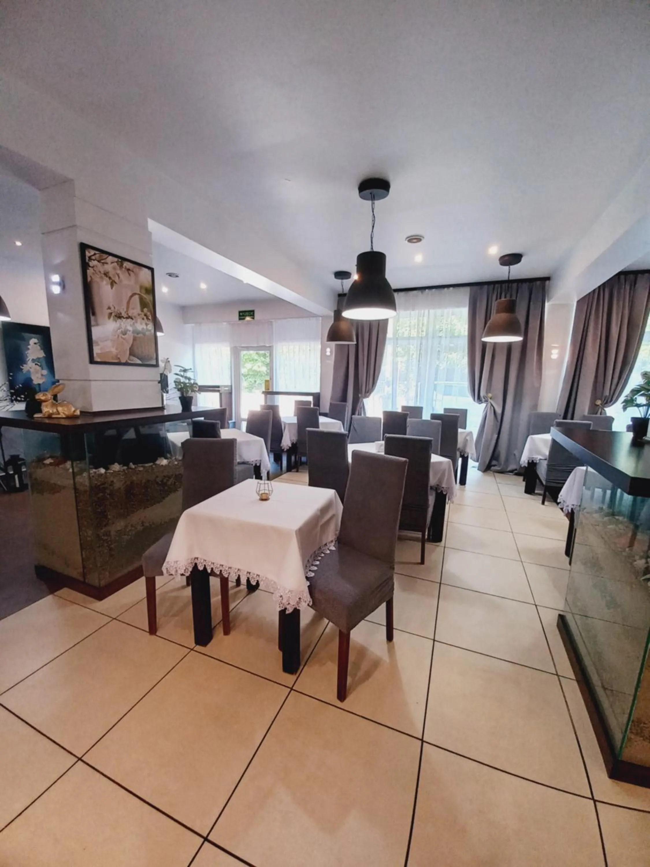 Pensjonat Plażowy Boss z Restauracją 50 metrów od Morza