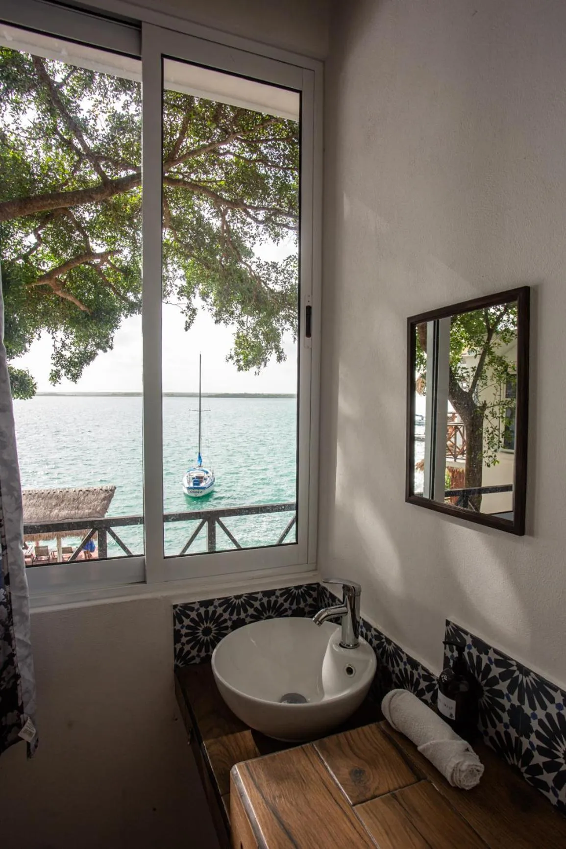 Lake view in Seven Blue House Village & Lodge