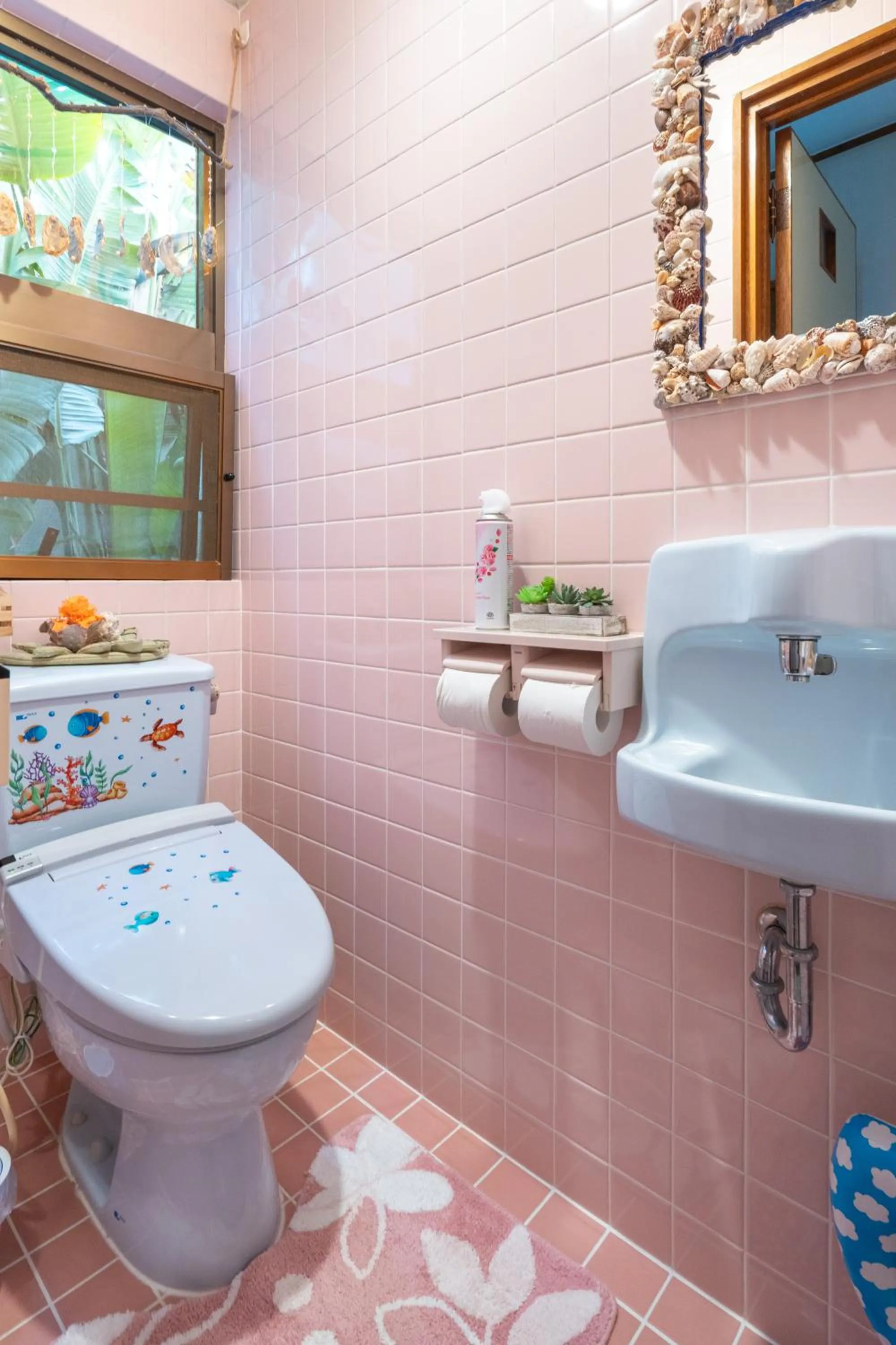 Toilet in Beach House Yomitan