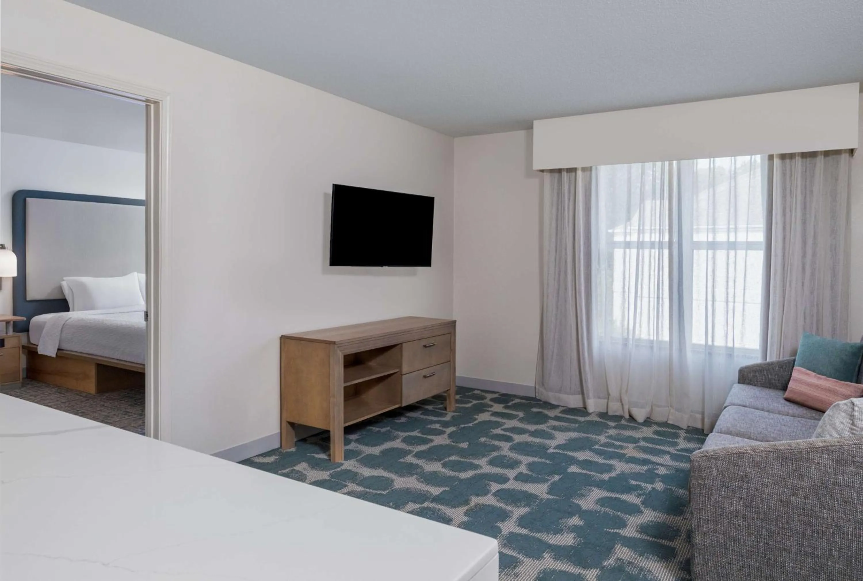 Living room, Bed in Homewood Suites by Hilton Montgomery