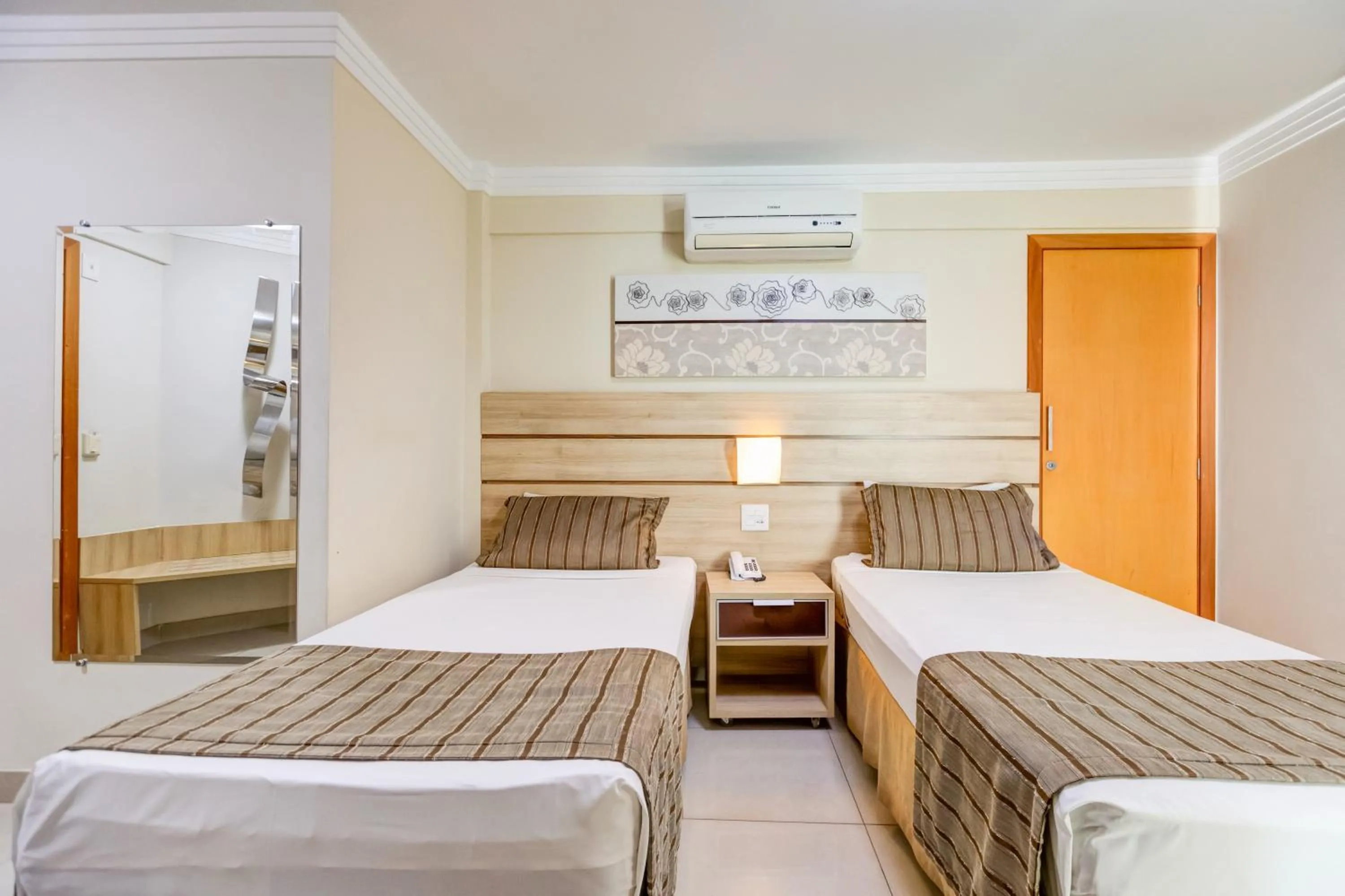 Bedroom, Bed in BH Jaraguá Hotel