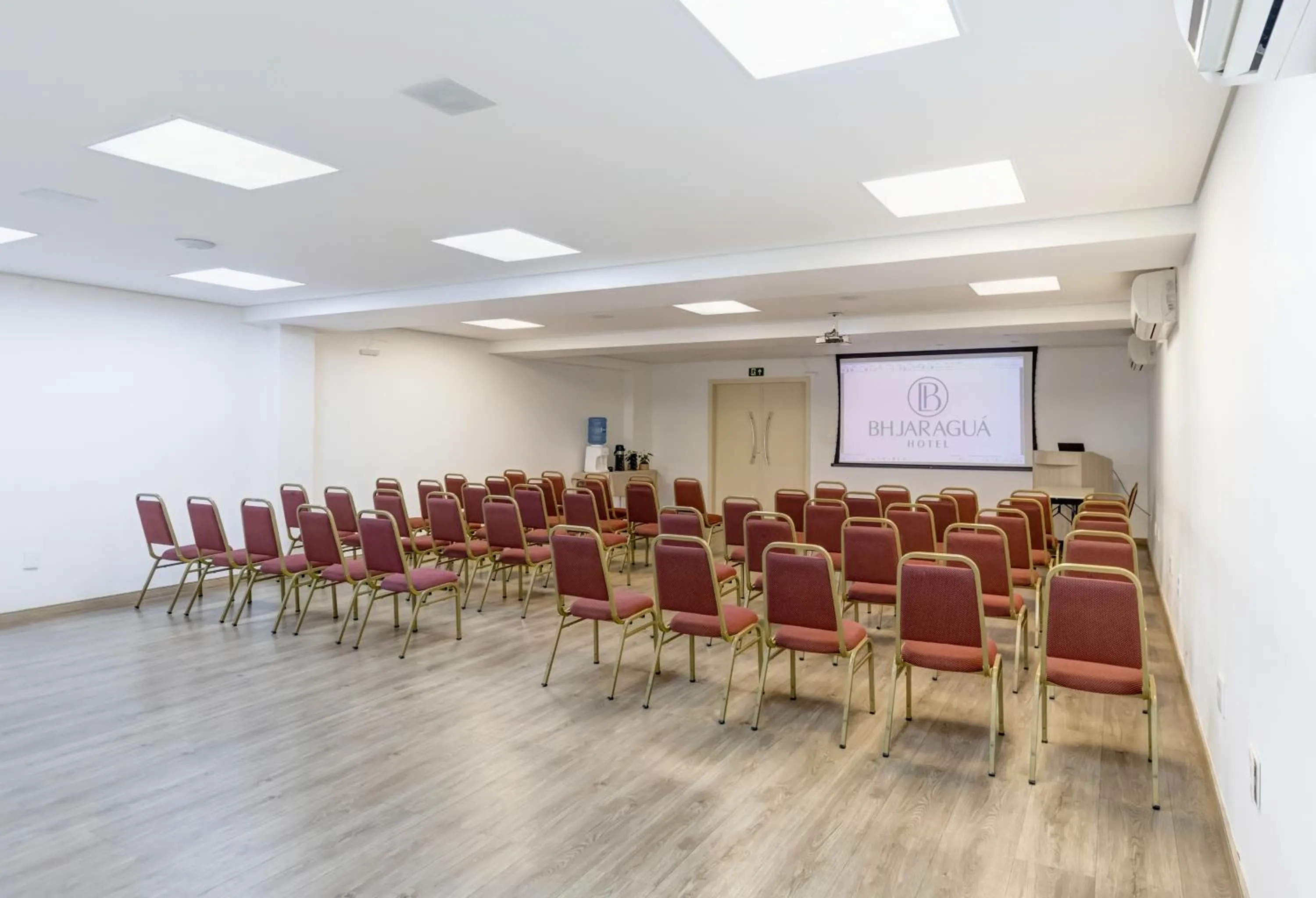 Meeting/conference room in BH Jaraguá Hotel