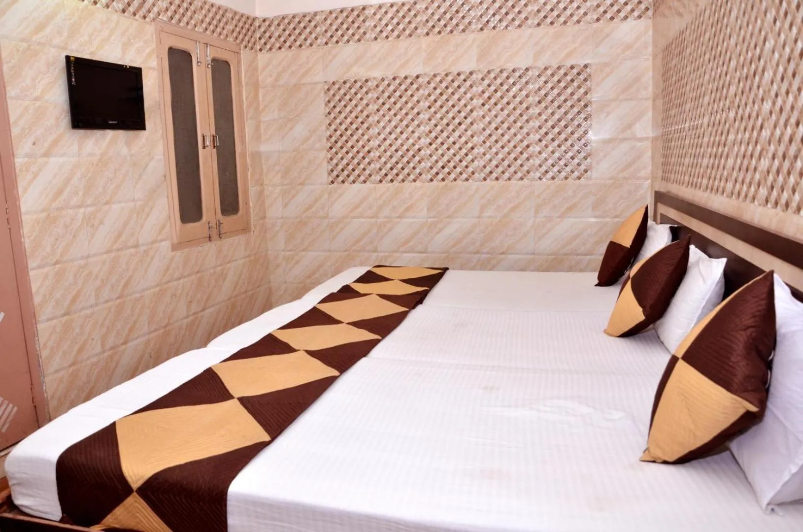 Bed in Hotel Seeta Since 1965