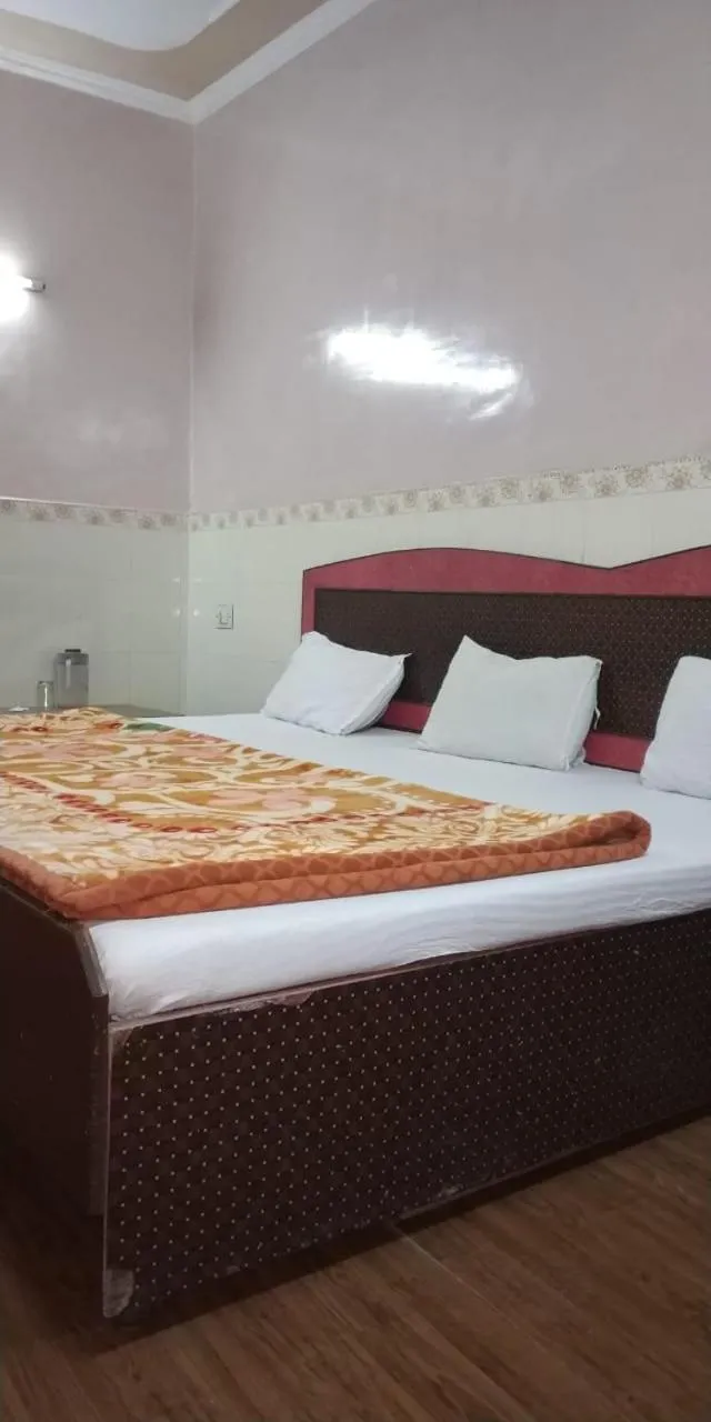 Bed in Hotel Seeta Since 1965