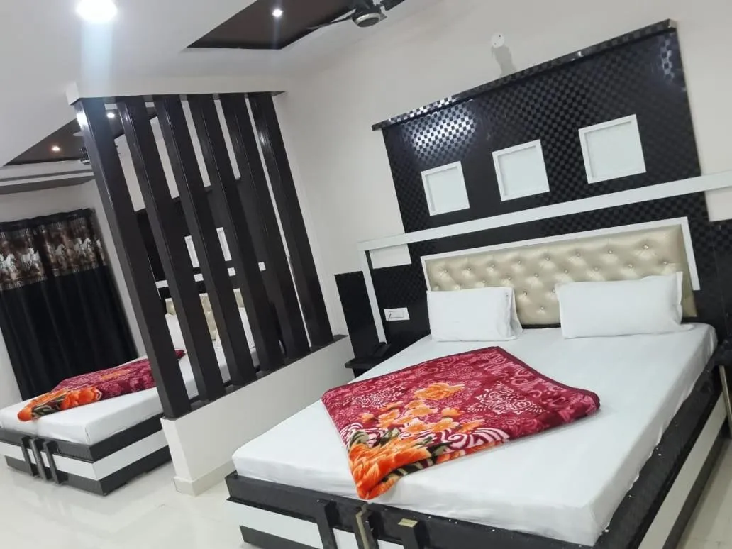 Photo of the whole room, Bed in Hotel Seeta Since 1965